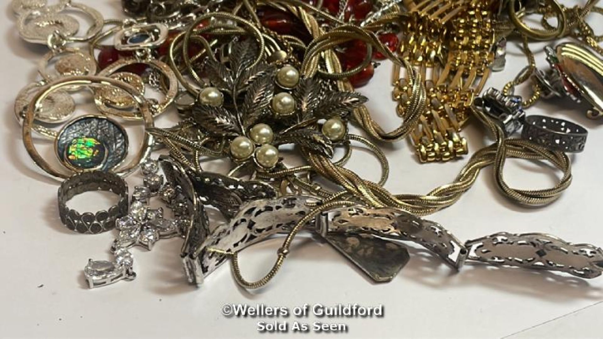 Assorted costume jewellery including brooches, necklaces, bangles and cufflinks - Image 2 of 10