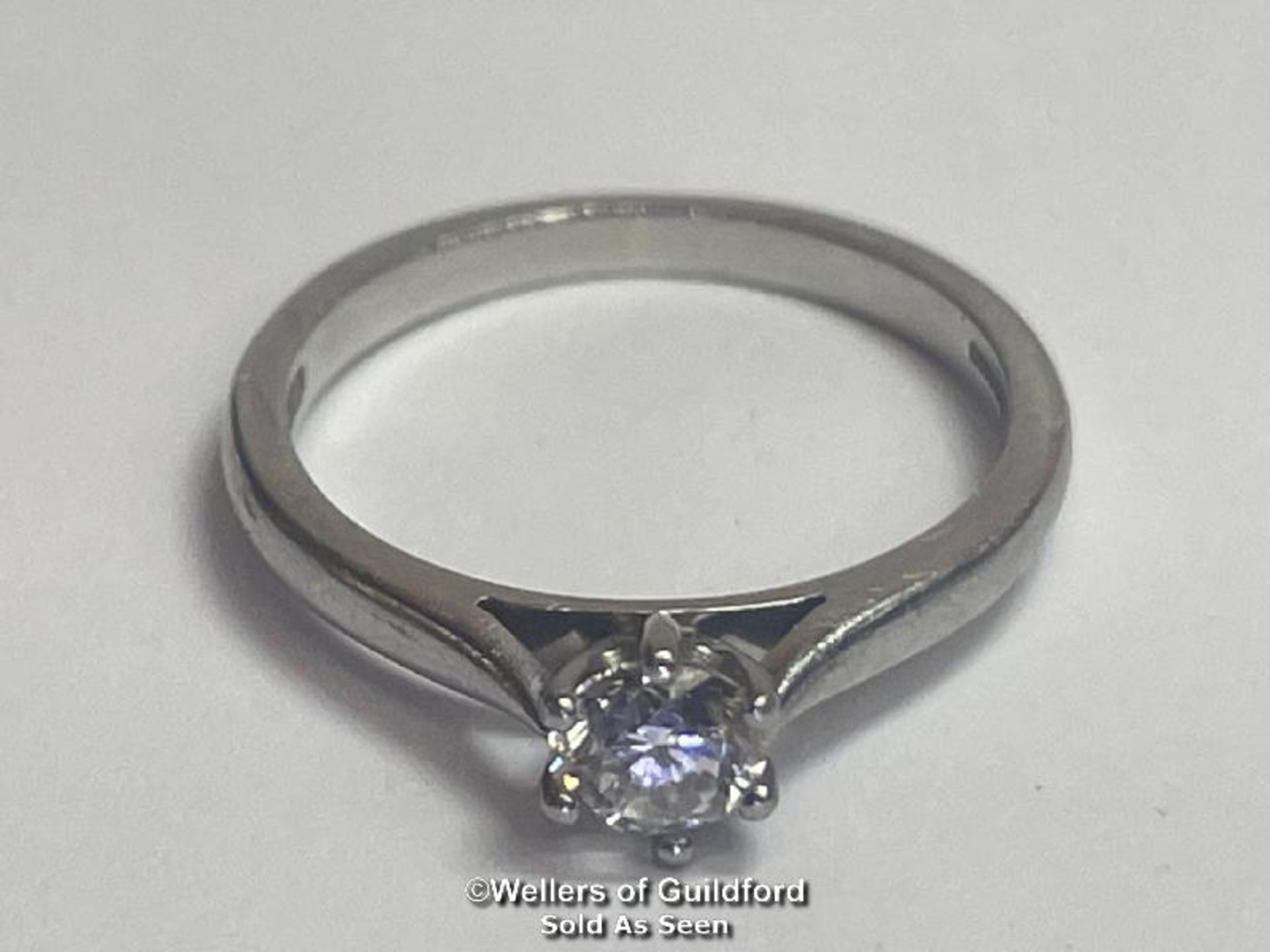 Solitare diamond ring set in platinum. Diamond weight 0.41ct, diamond colour G, clarity SI1, ring - Image 2 of 8