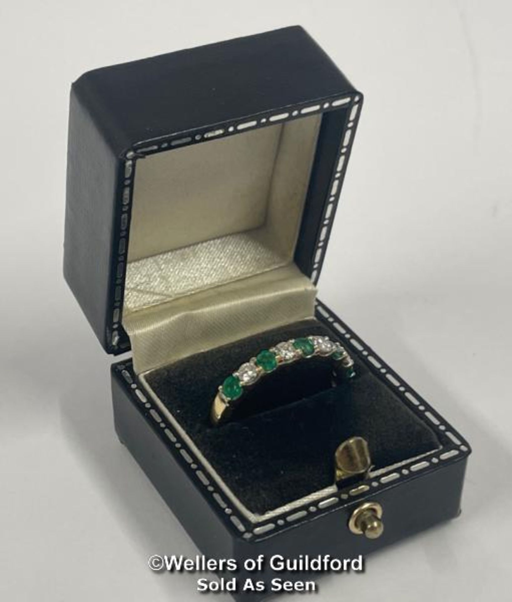 Emerald and diamond eternity half band stamped 18ct, ring size o, diamond weight 0.40ct estimated - Bild 5 aus 5
