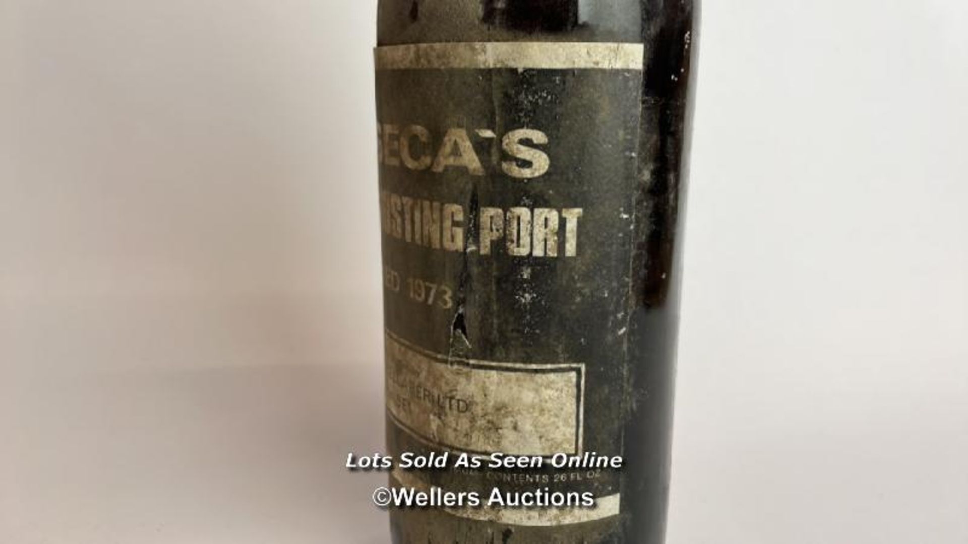 1973 Fonesca's Finest Crusting Port, 26 fl oz / Please see images for fill level and general - Image 4 of 6
