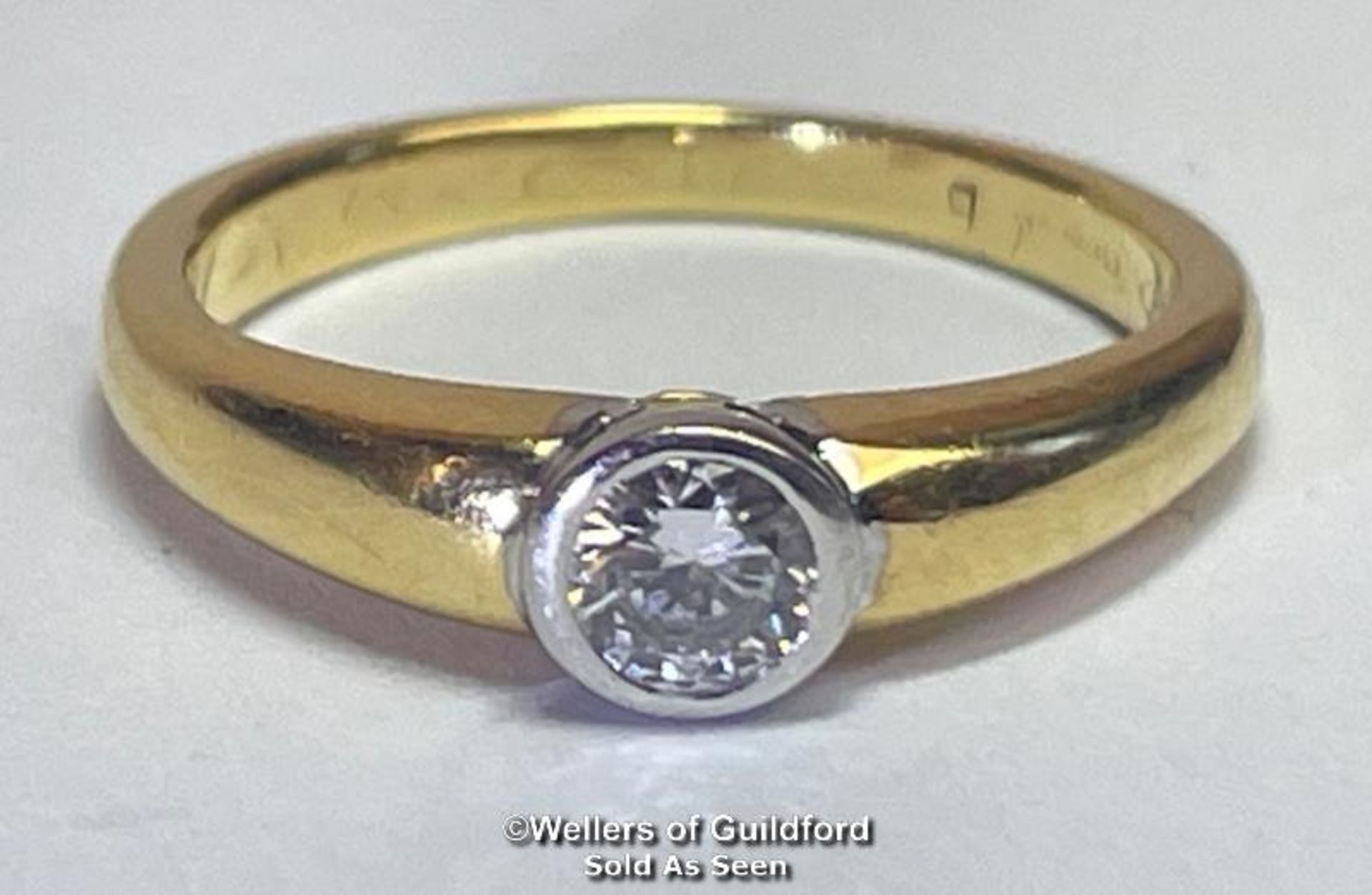 Diamond solitaire ring in hallmarked 18ct gold. Estimated diamond weight 0.23ct, colour J-K, clarity - Image 2 of 5
