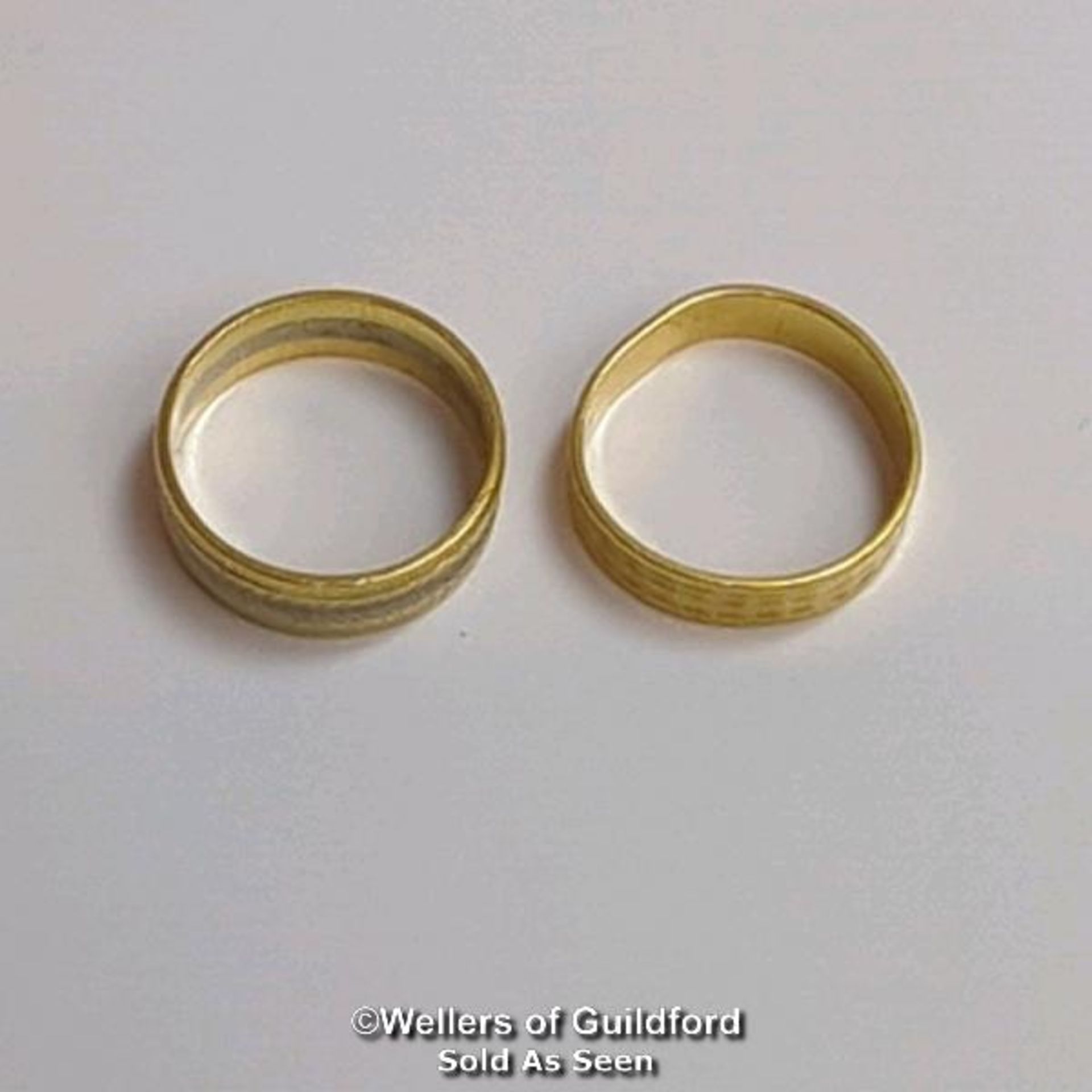 Two wedding bands. One hallmarked 22ct gold, London 1963, ring size M, gross weight 2.81g. The other - Image 4 of 4