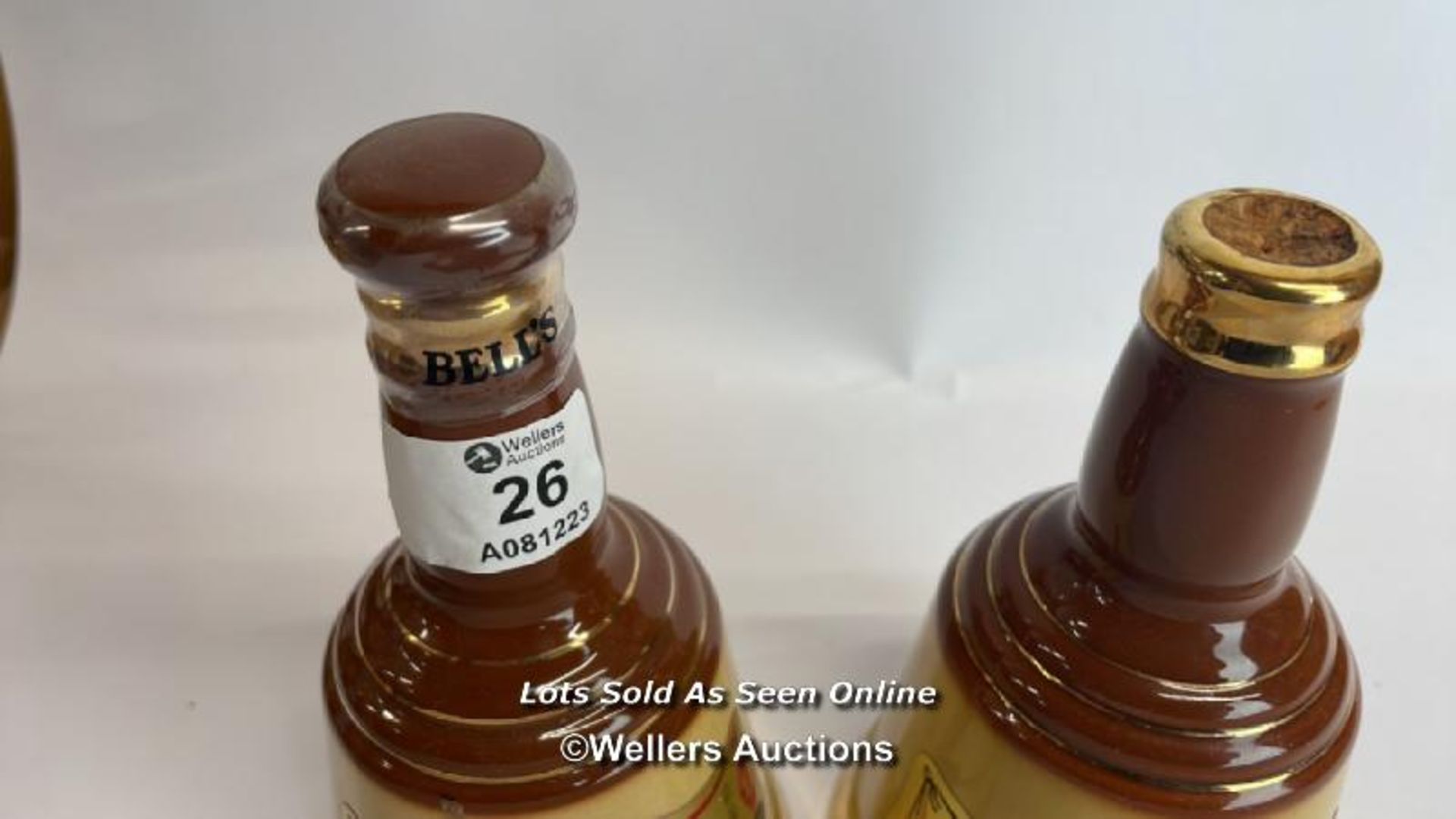 Two Bell's Specially Selected Blended Sotch Whisky, Bottles made by Wade, 18.75cl. 40% vol / - Image 5 of 10