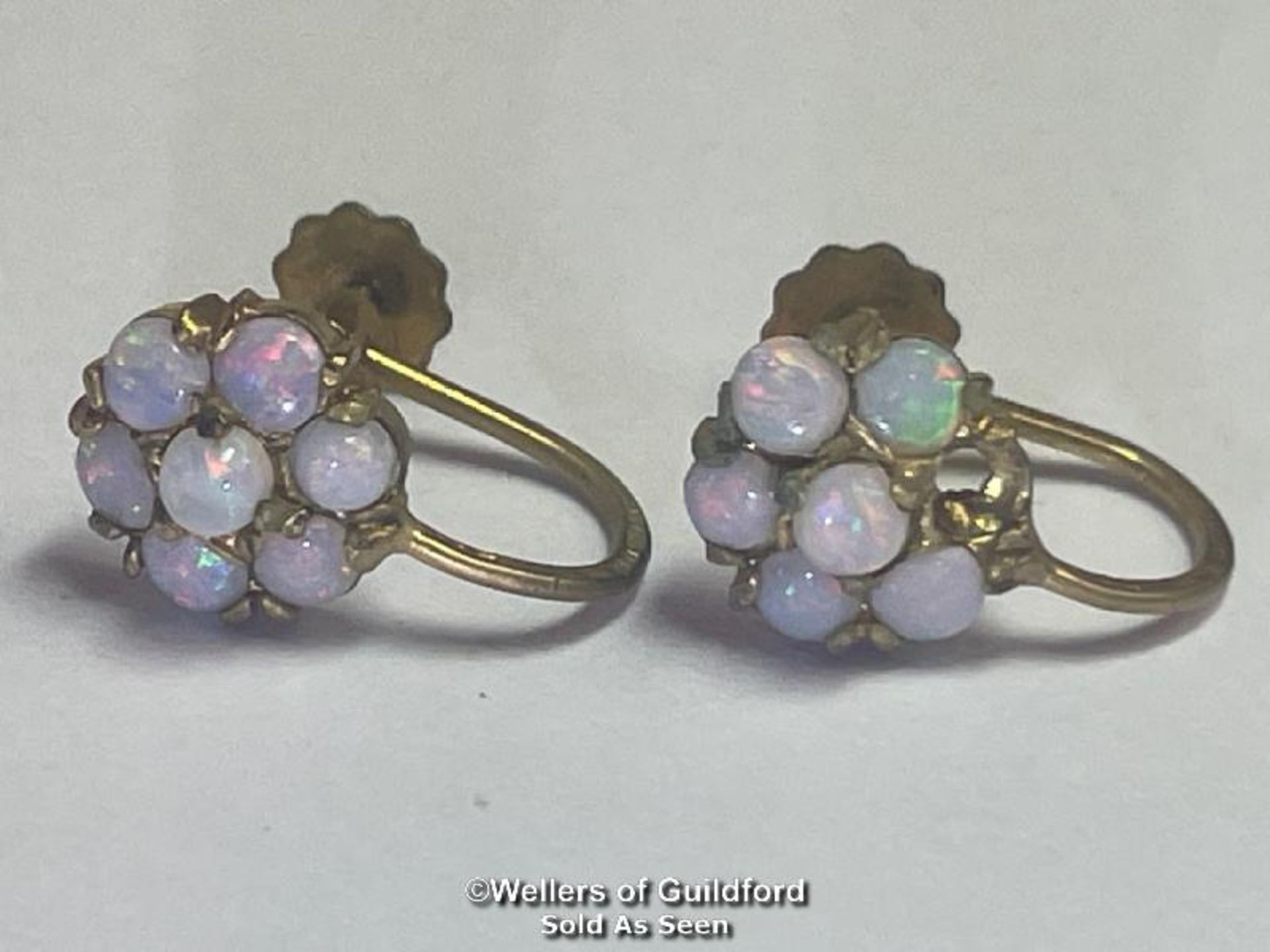 A pair of opal cluster earings in hallmarked 9ct gold with screw fittings and a pair of fashion - Image 2 of 6