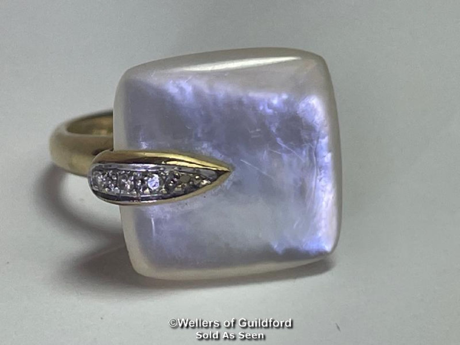 Mother of pearl and diamond ring in hallmarked 9ct gold by QVC. Ring size P, dimensions of stone - Bild 2 aus 5