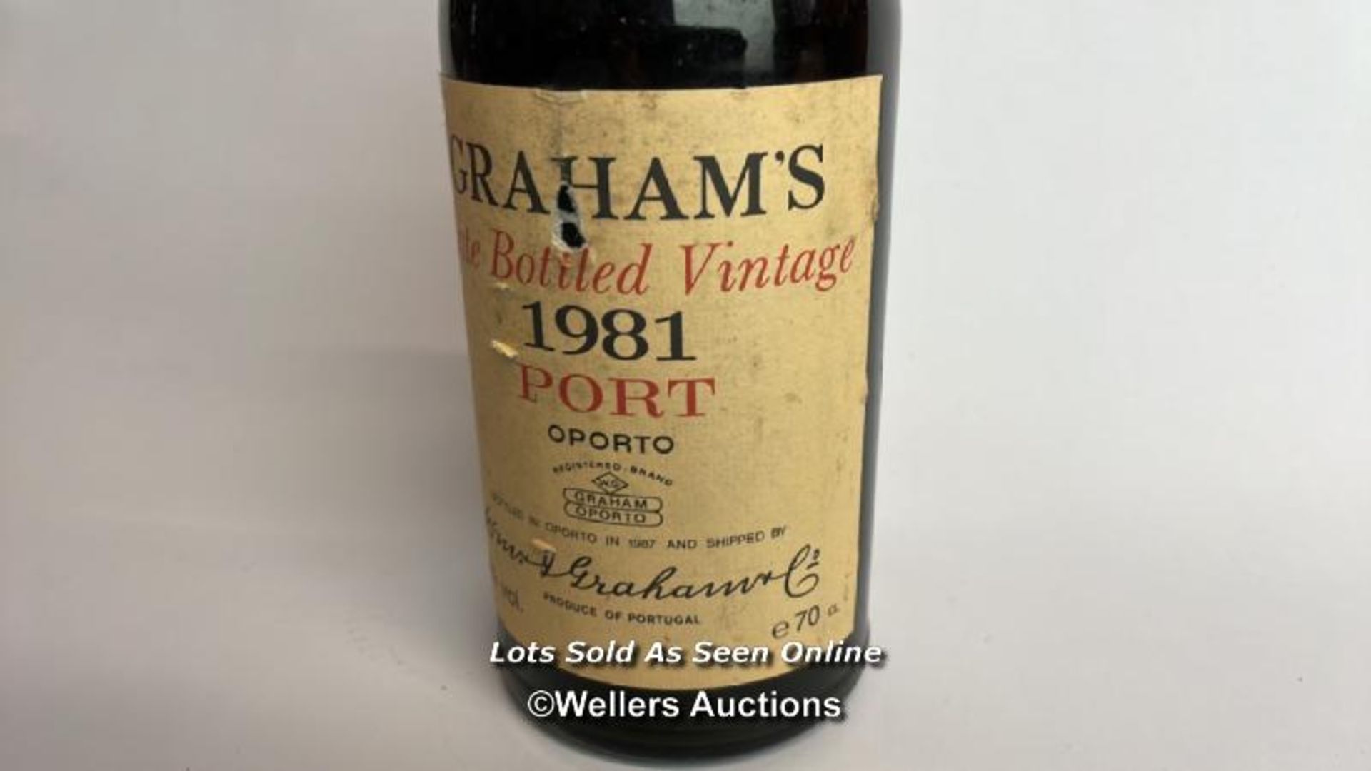 Graham's Late bottled vintage 1981 port, 70cl, 20% vol / Please see images for fill level and - Bild 4 aus 7