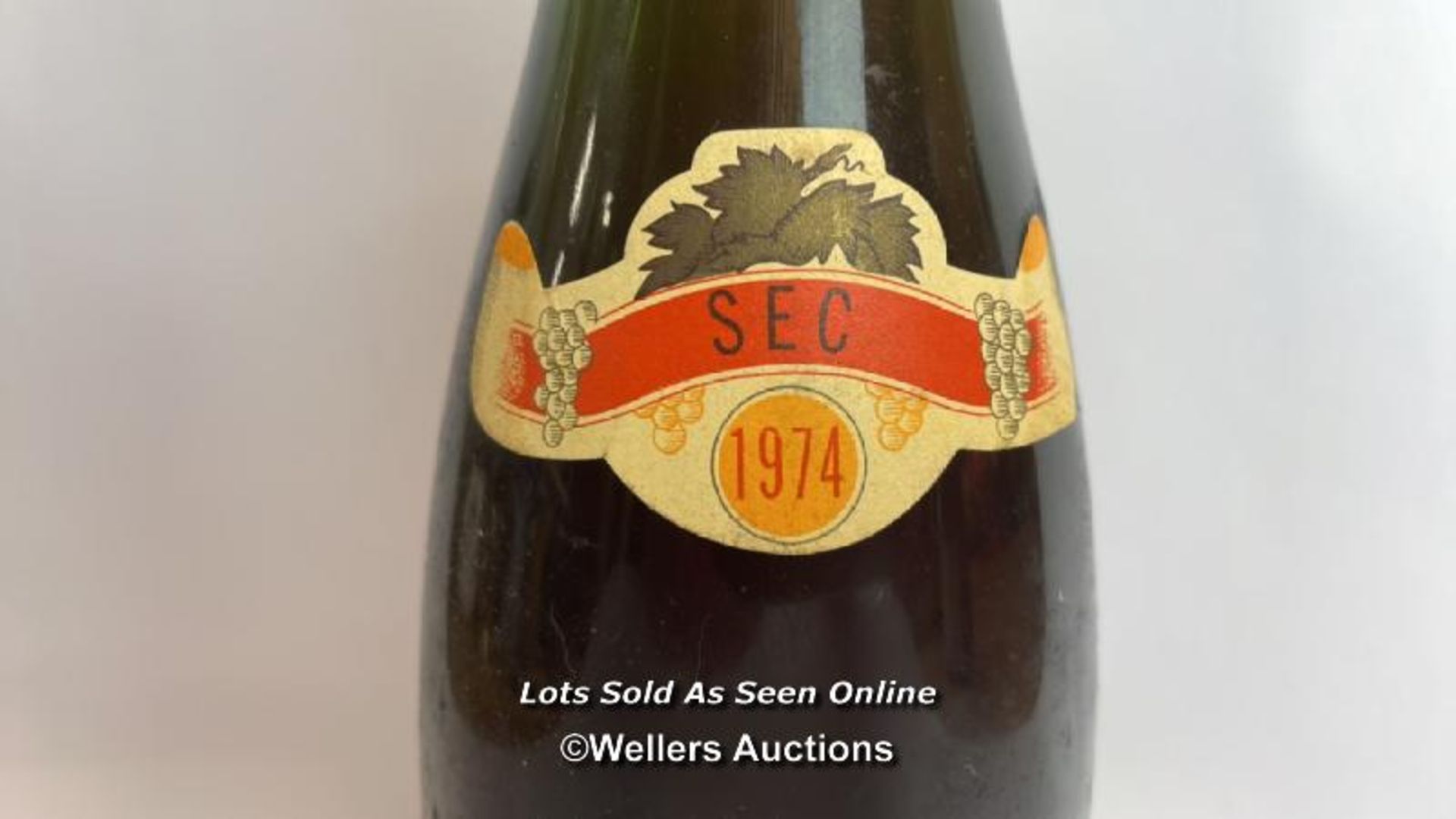 1974 Rose De Loire, 73cl, No vol indicated / Please see images for fill level and general condition. - Image 5 of 7