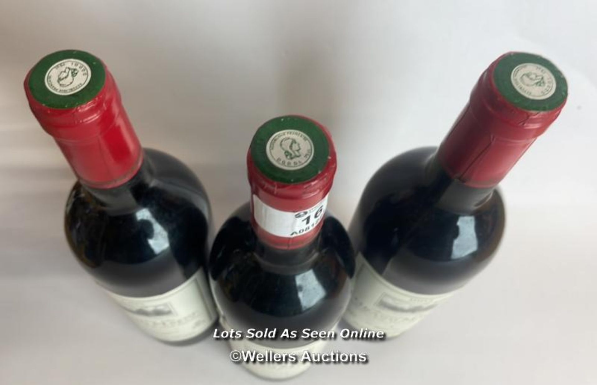 Three bottles of 1993 Domaine Du Grand Mayne Cotes De Duras, 75cl, 12% vol / Please see images for - Image 9 of 10
