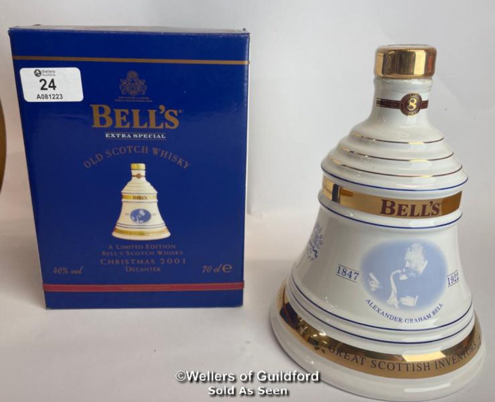 Bell's 2001 Old Scotch Whisky Limited Edition Christmas Decanter, Aged 8 Years, Brand New and Boxed, - Image 2 of 10