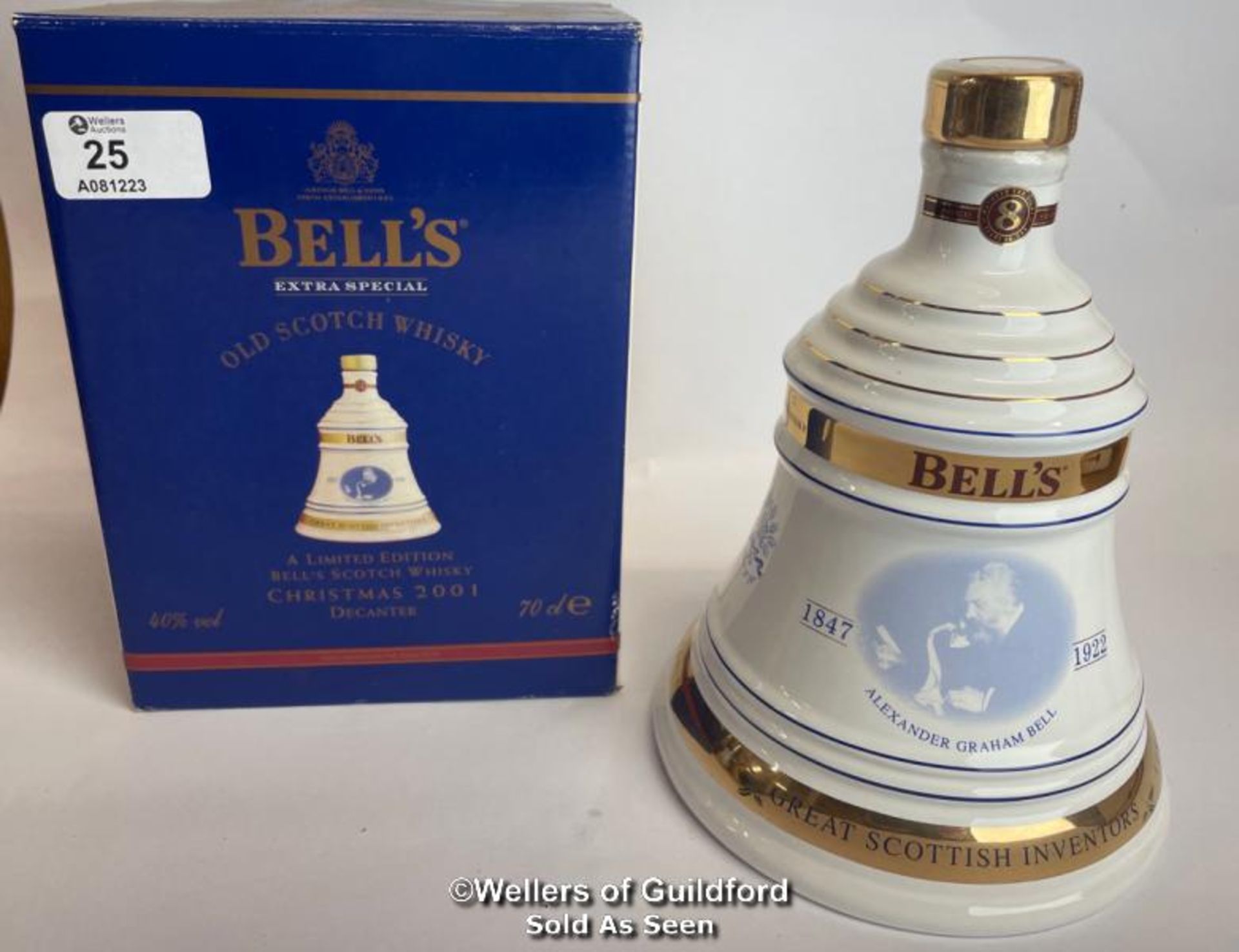 Bell's 2001 Old Scotch Whisky Limited Edition Christmas Decanter, Aged 8 Years, Brand New and Boxed, - Image 2 of 10