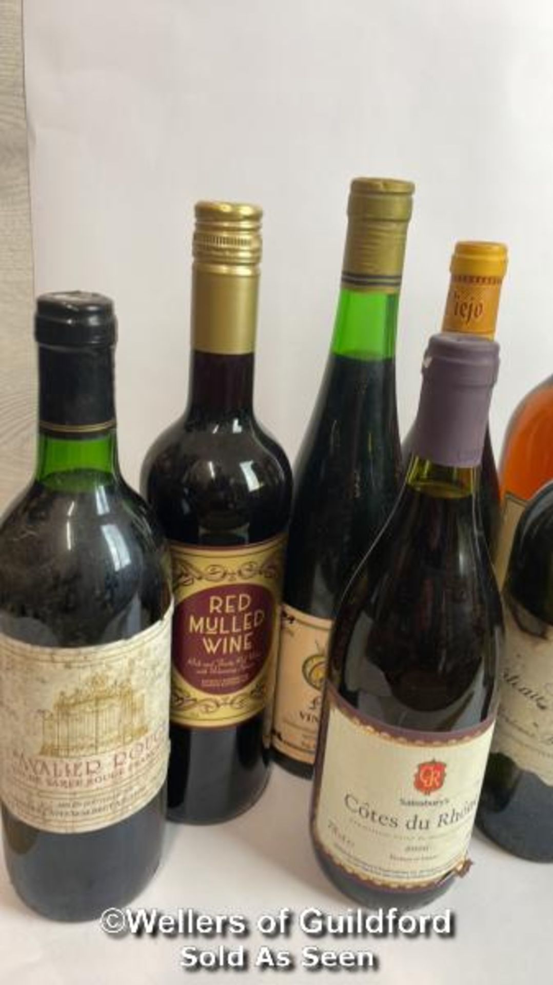 Twelve assorted bottles inc. Campo Viejo, Red Mulled Wie, 1994 Wolf Blass Yellow Label and more / - Image 5 of 6