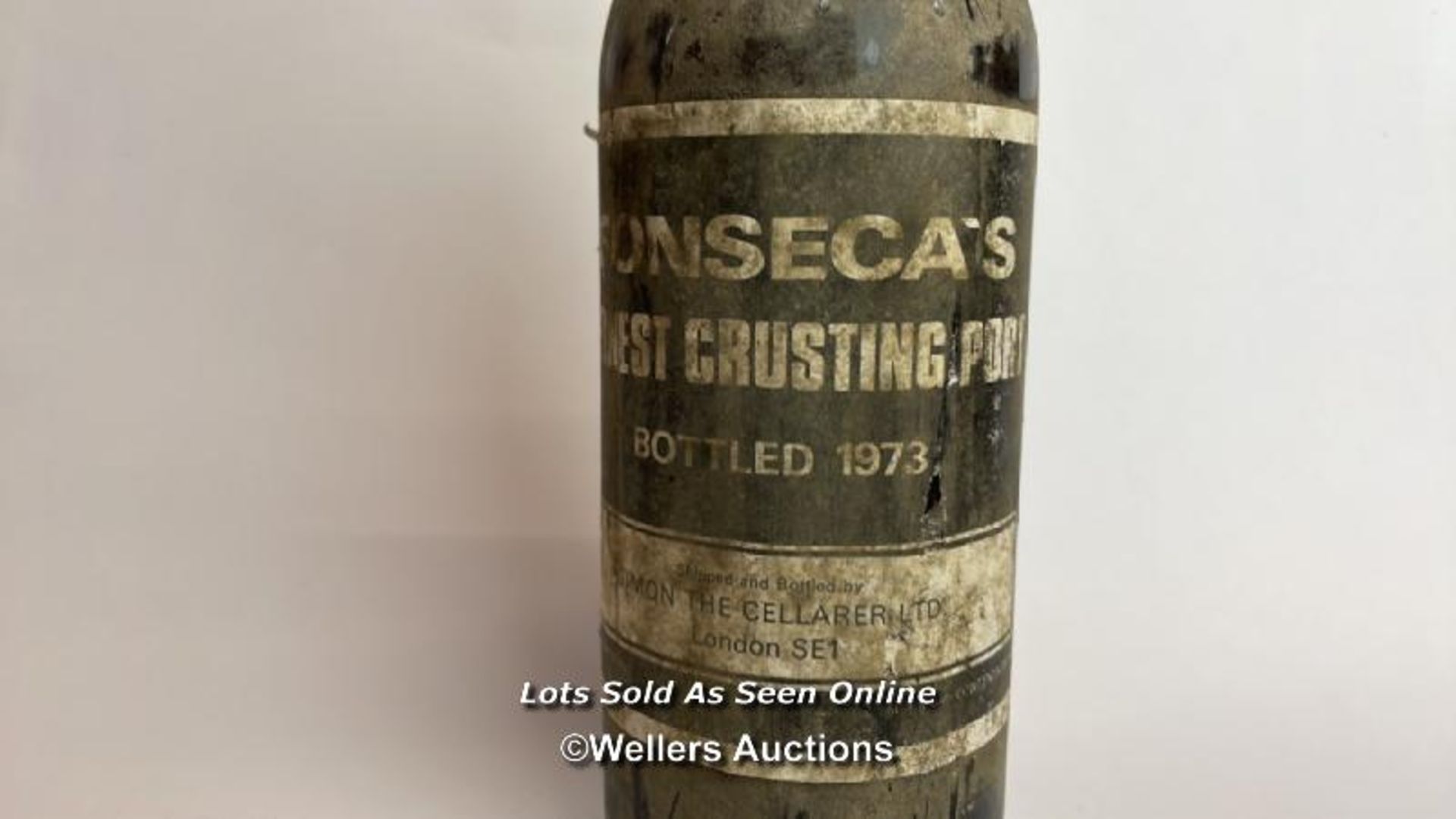 1973 Fonesca's Finest Crusting Port, 26 fl oz / Please see images for fill level and general - Image 2 of 6