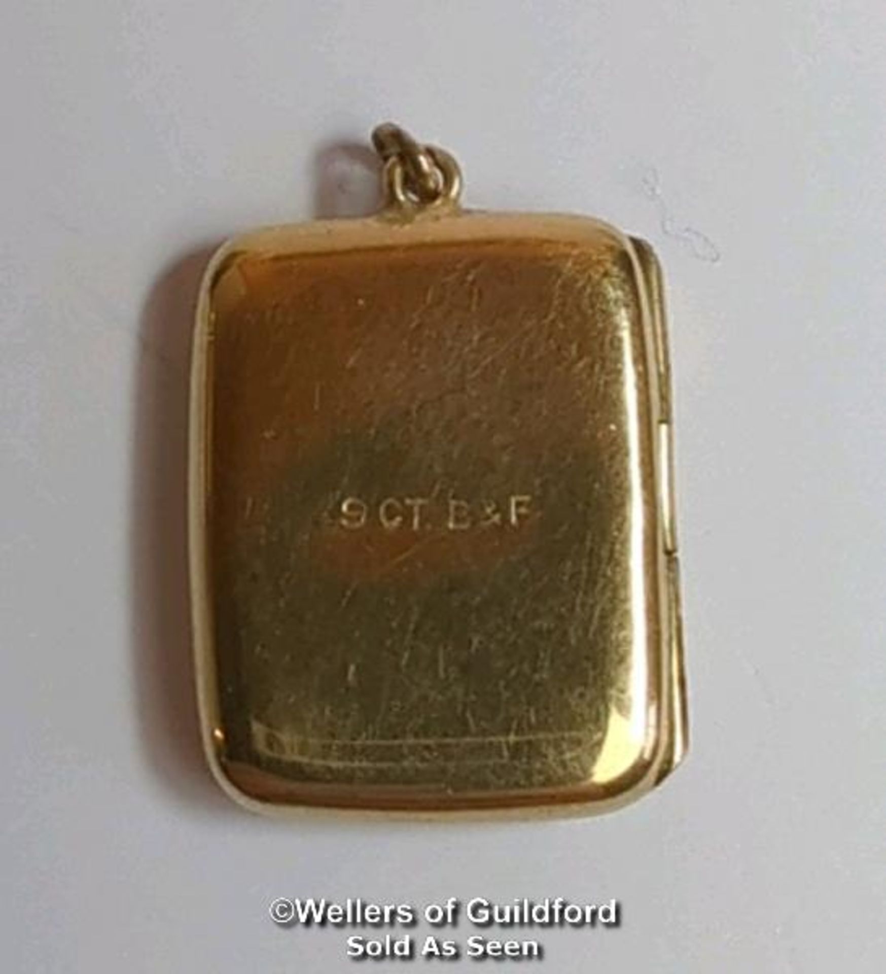 Two locket pendants: one 9ct gold oval locket with engraved front, hallmarked on bail, dimensions - Image 8 of 10