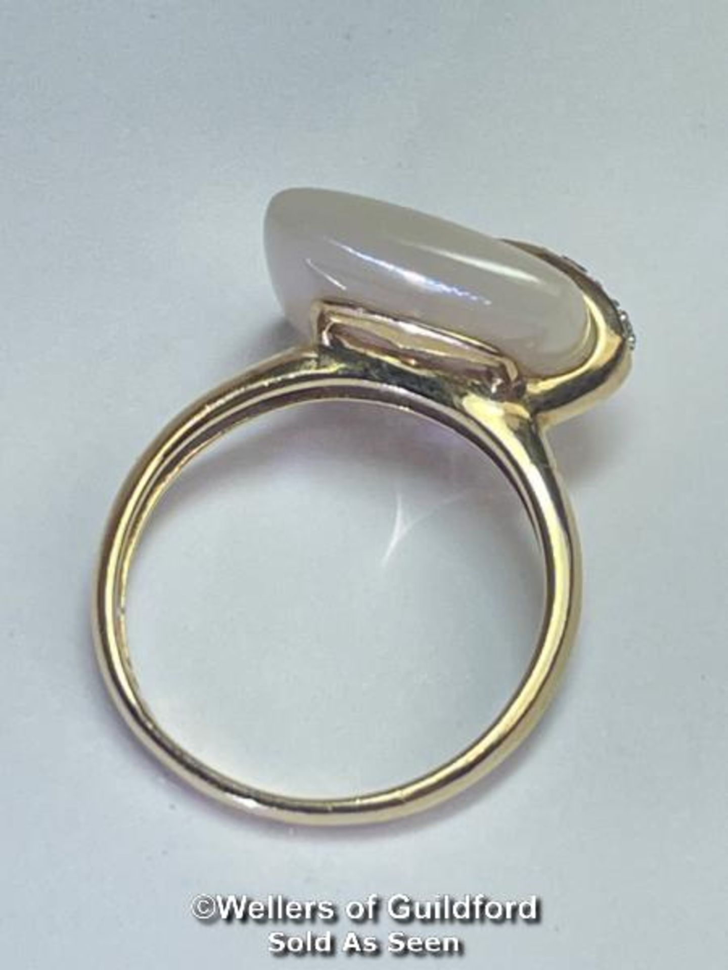 Mother of pearl and diamond ring in hallmarked 9ct gold by QVC. Ring size P, dimensions of stone - Bild 3 aus 5