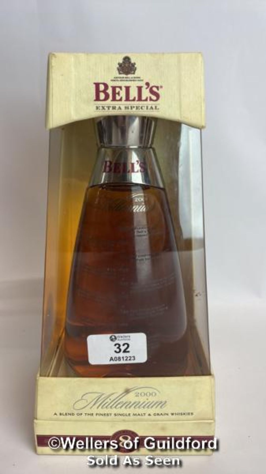 Bell's Extra Special 2000 Millenium Water of Life Whisky, Aged 8 Years, 70cl, 40% vol, In original - Image 2 of 10