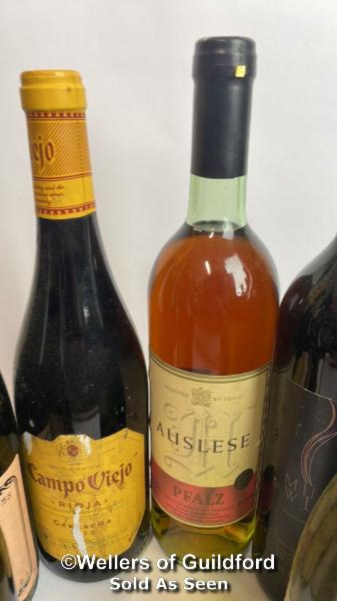 Twelve assorted bottles inc. Campo Viejo, Red Mulled Wie, 1994 Wolf Blass Yellow Label and more / - Image 6 of 6
