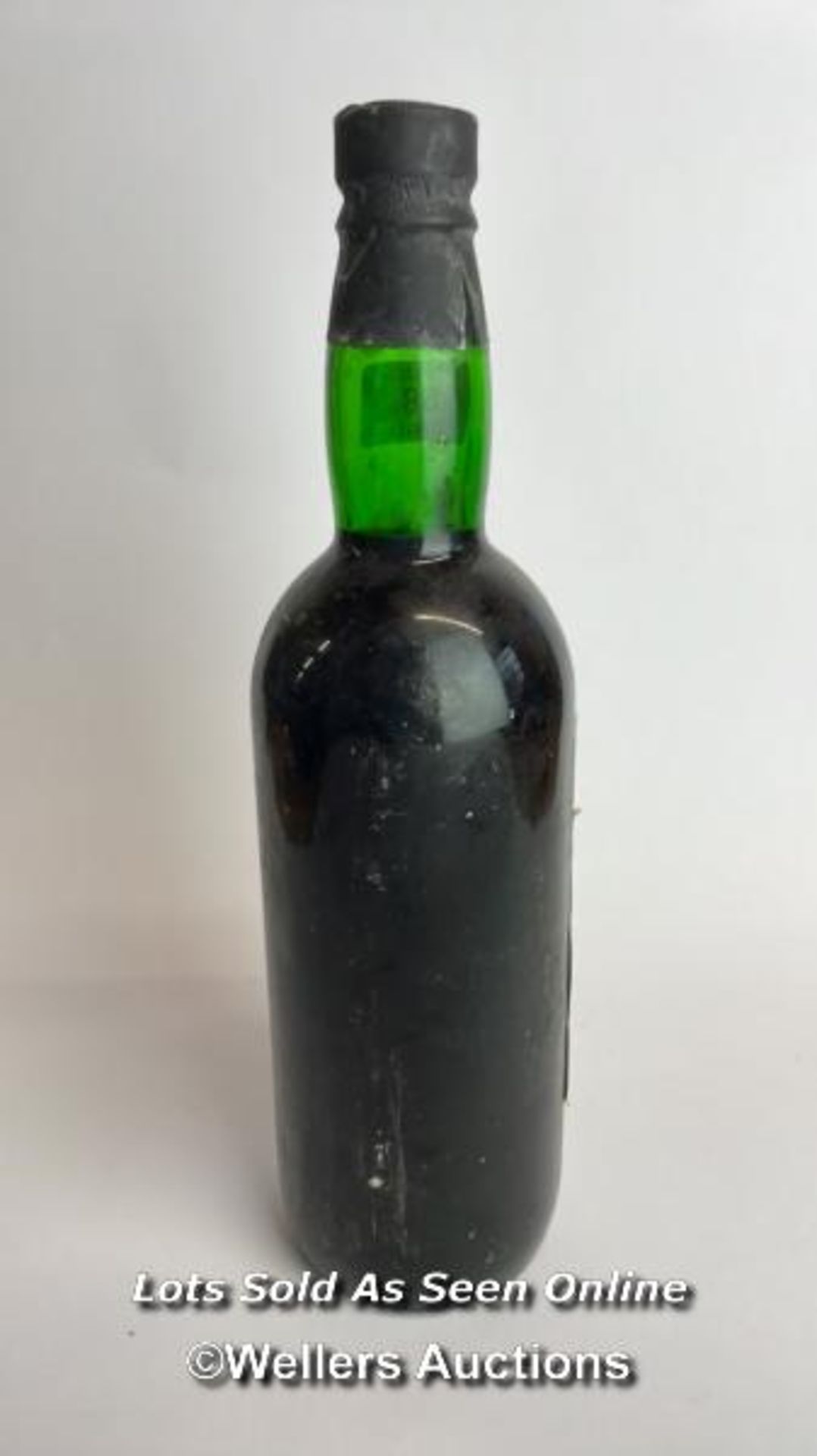 1973 Fonesca's Finest Crusting Port, 26 fl oz / Please see images for fill level and general - Image 6 of 6