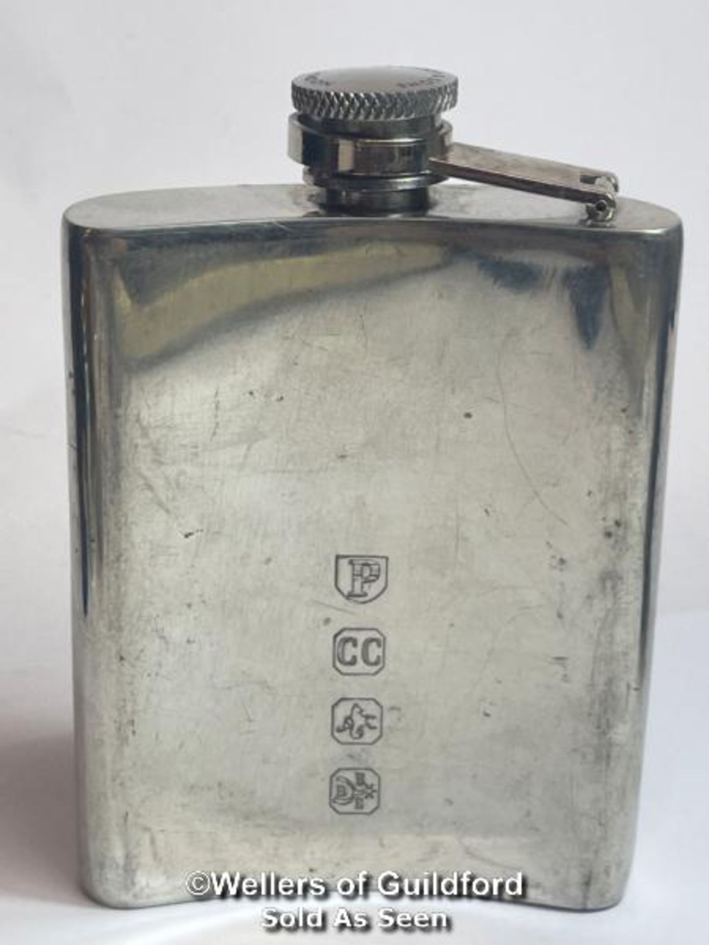 A pewter hip flask decorated with rifles by J.Purdy & Sons, novelty metal "thimble" shot glass and - Bild 3 aus 9