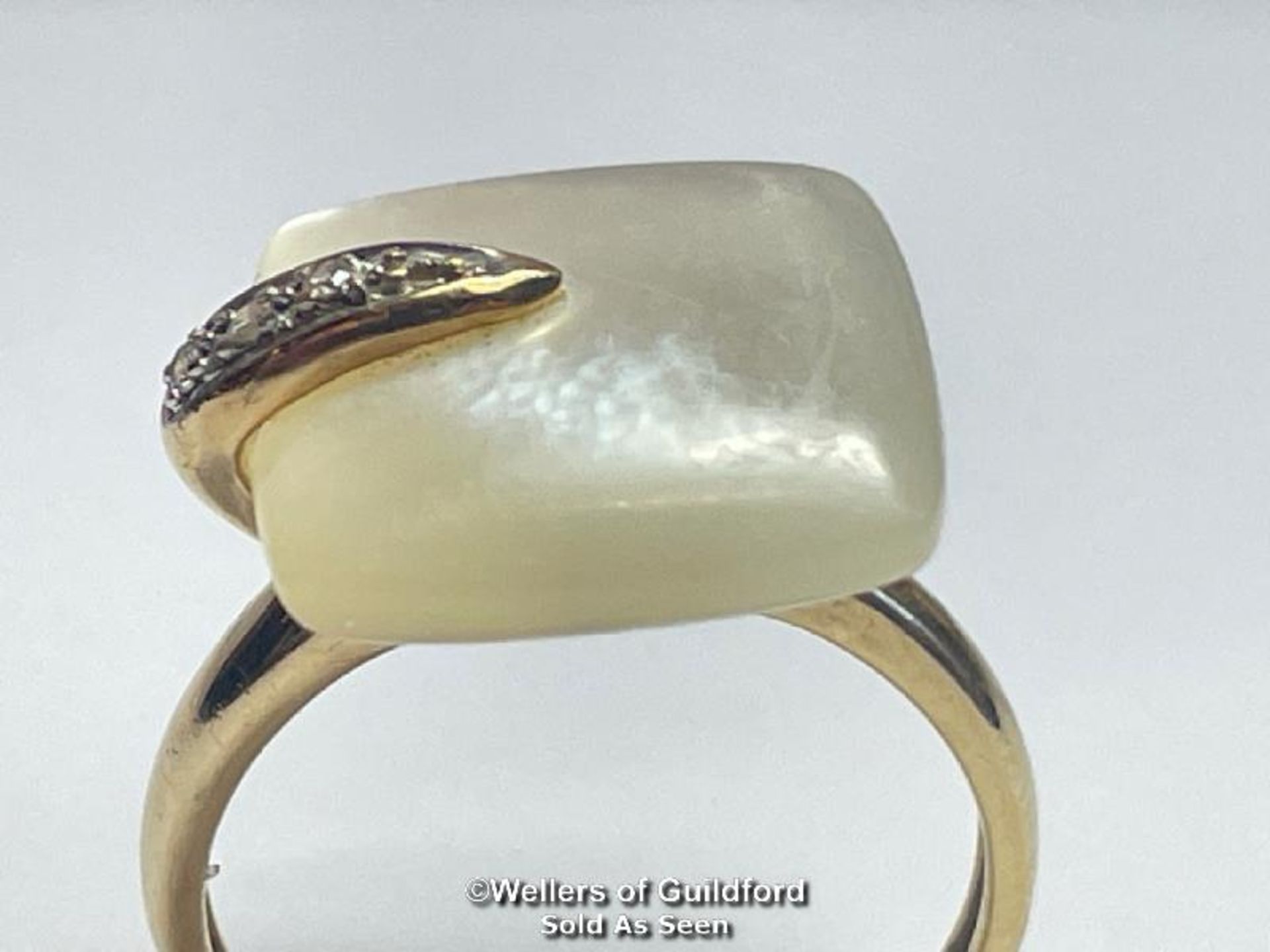 Mother of pearl and diamond ring in hallmarked 9ct gold by QVC. Ring size P, dimensions of stone