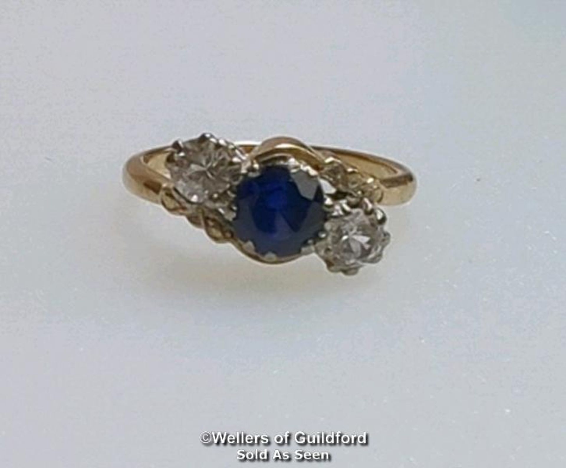 Synthetic sapphire and white sapphire three stone ring in a mount stamped 9ct gold. Ring size L. - Image 5 of 6