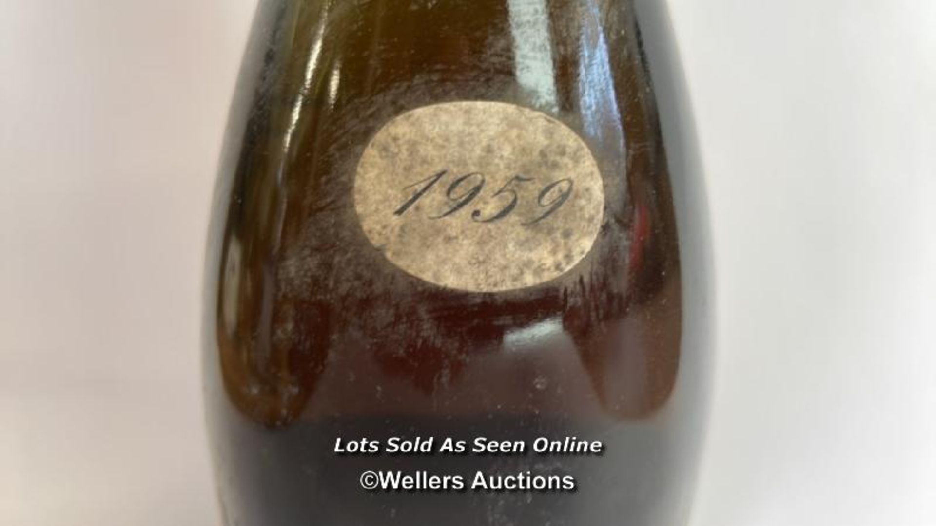 1959 Moulin Touchais Anjou L.Touchais Proprietaire, 73cl, 12% vol / Please see images for fill level - Image 9 of 14