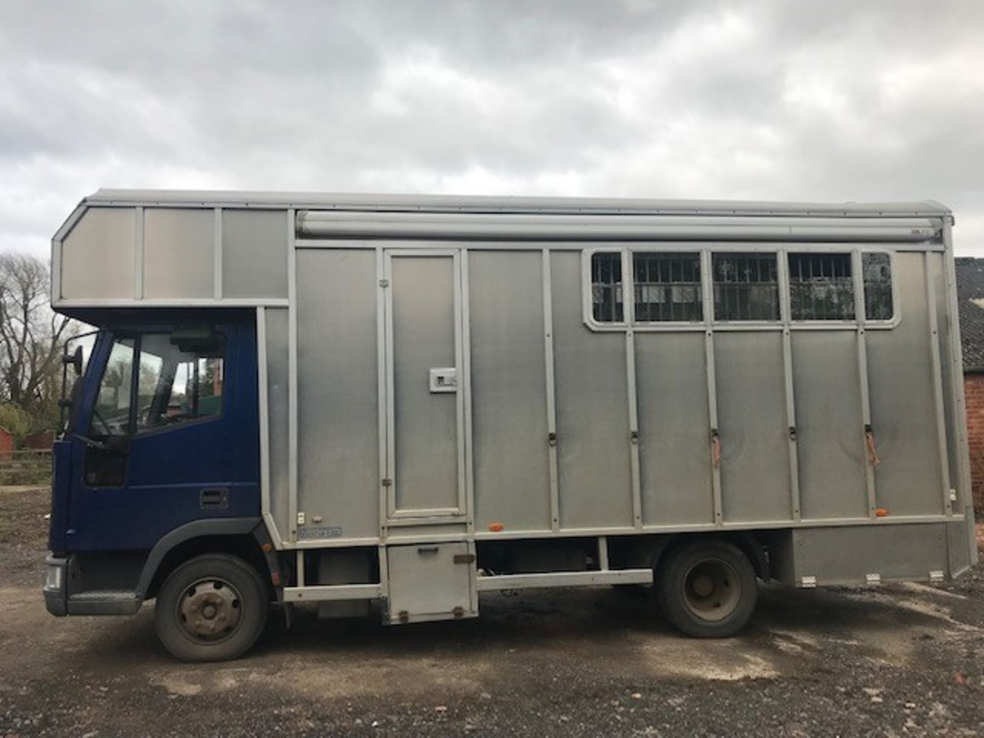 IVENCO TRISTAR 4 STALL HORSE BOX - Image 2 of 7