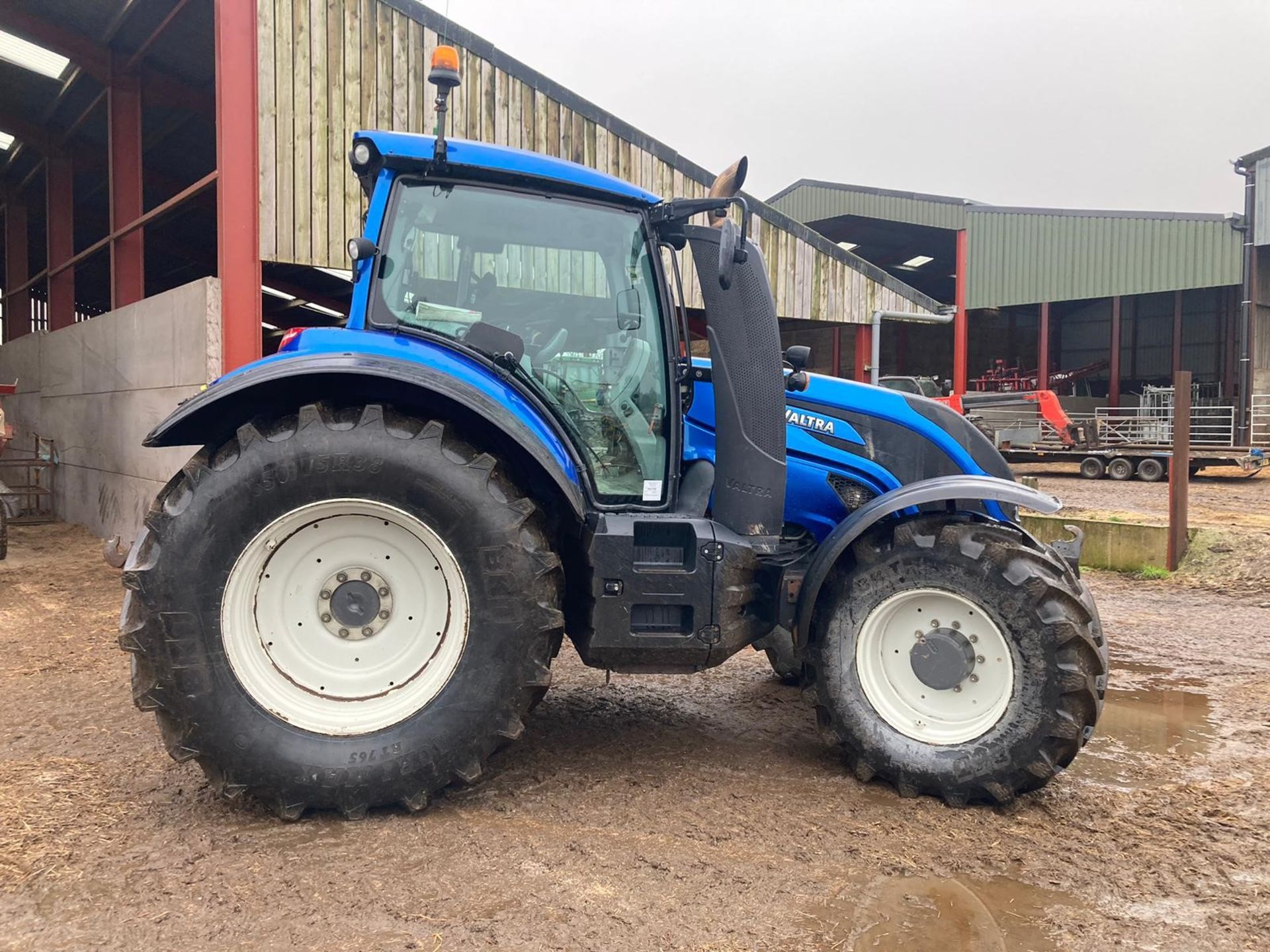 VALTRA 4WD TRACTOR - Image 5 of 15