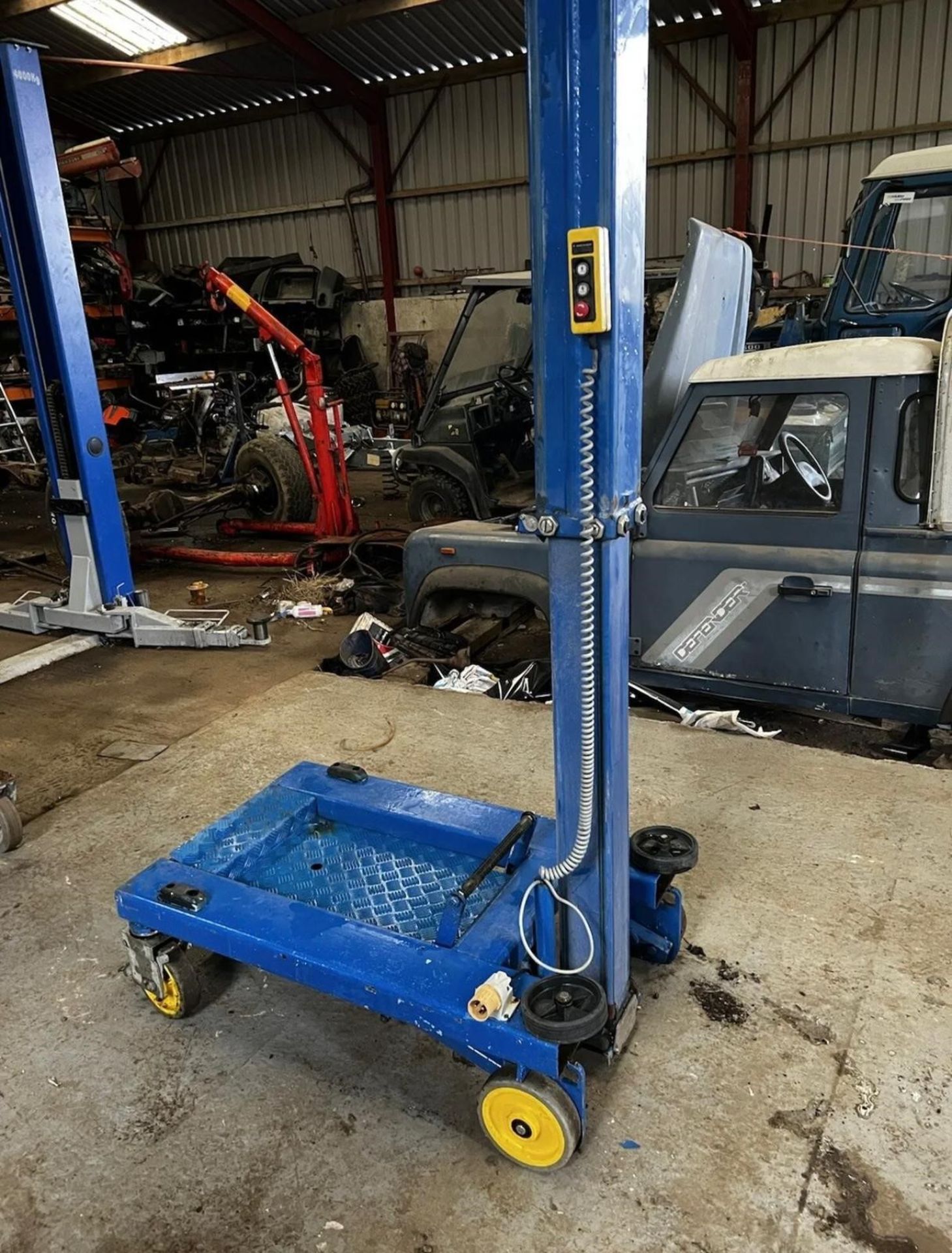 NANO POWER TOWER SCISSOR LIFT - Image 2 of 5