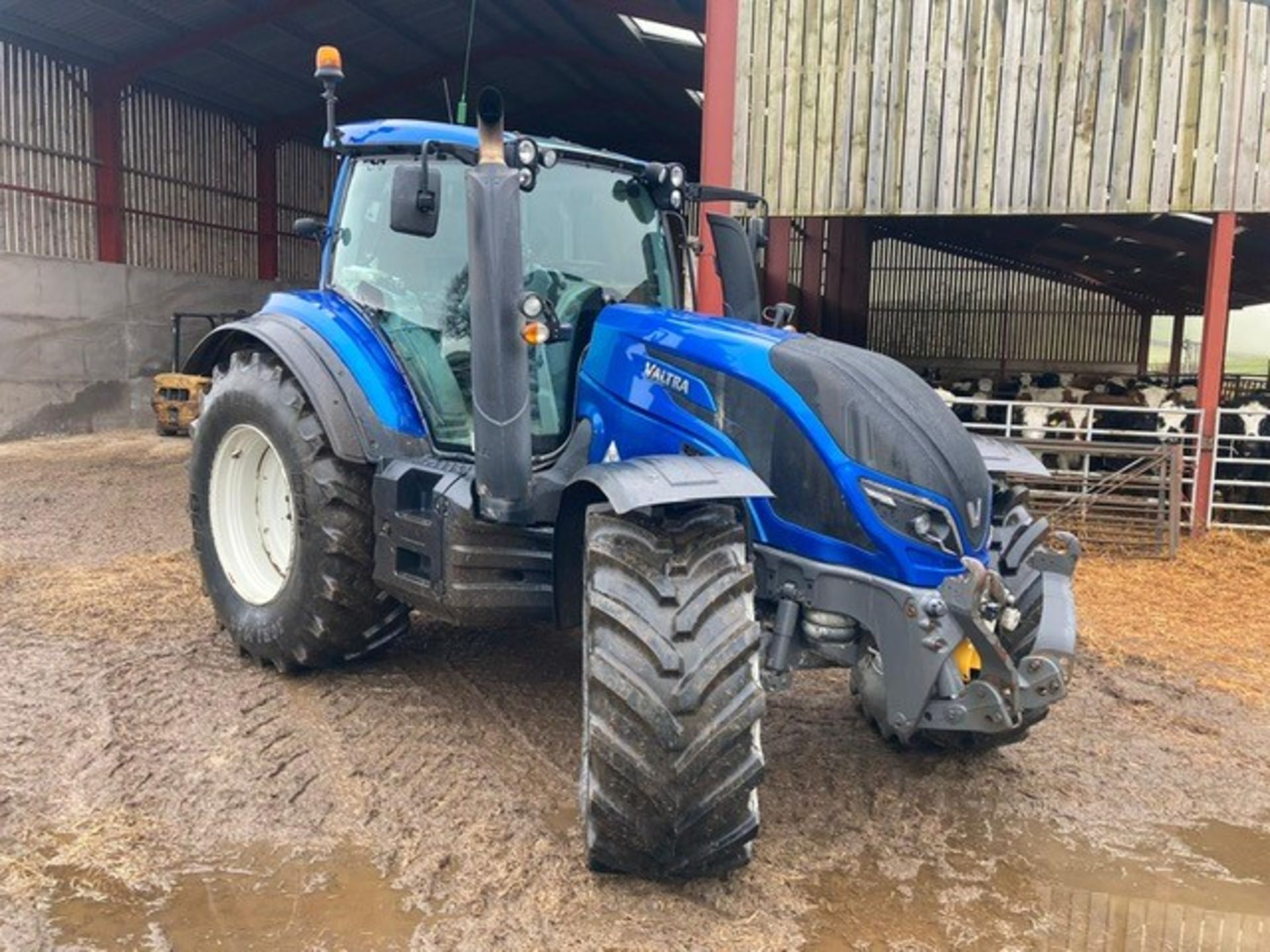 VALTRA 4WD TRACTOR