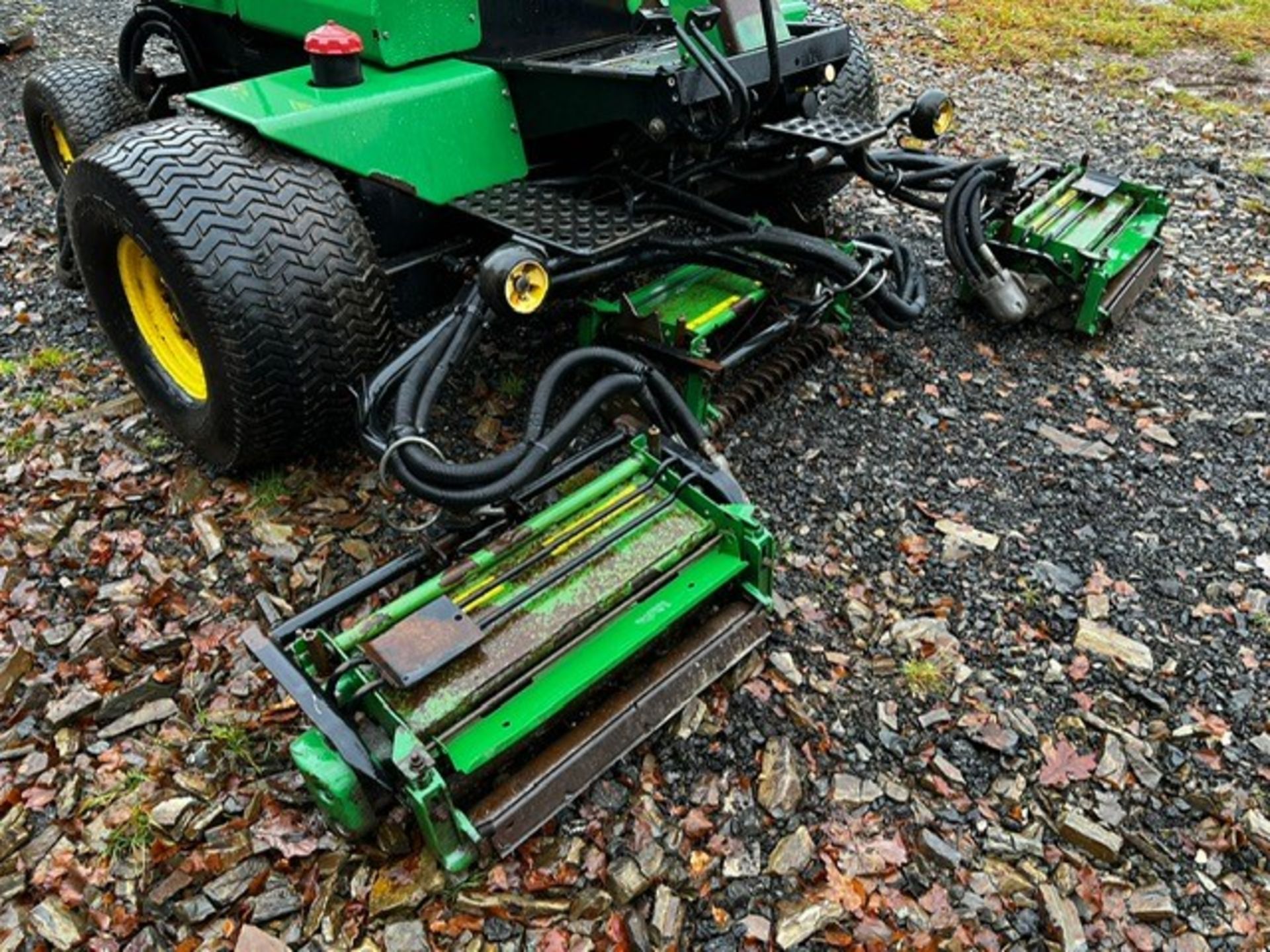 JOHN DEERE 3235 B MOWER - Image 8 of 8