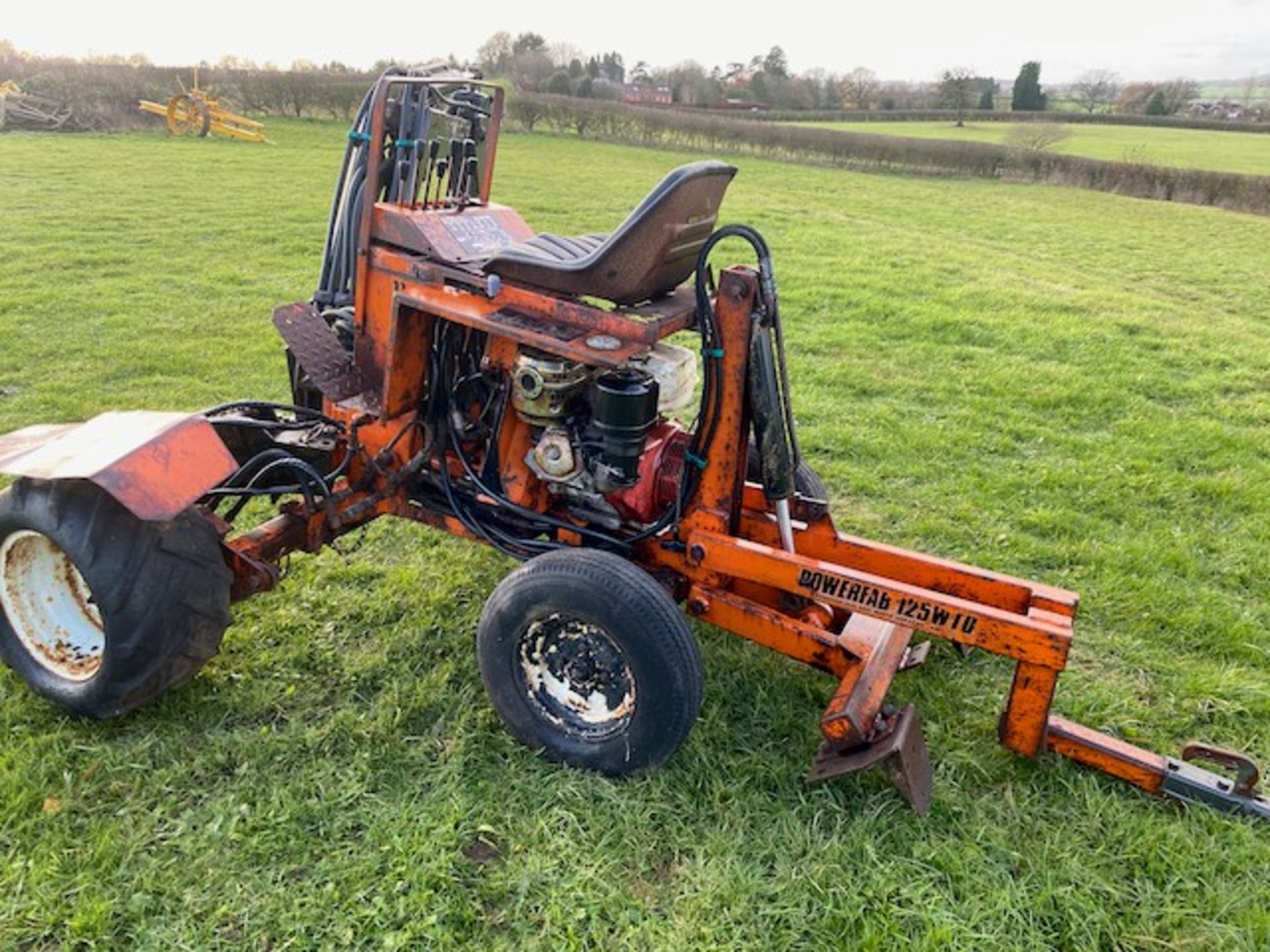 POWER FAB TRAILED DIGGER - Image 14 of 14