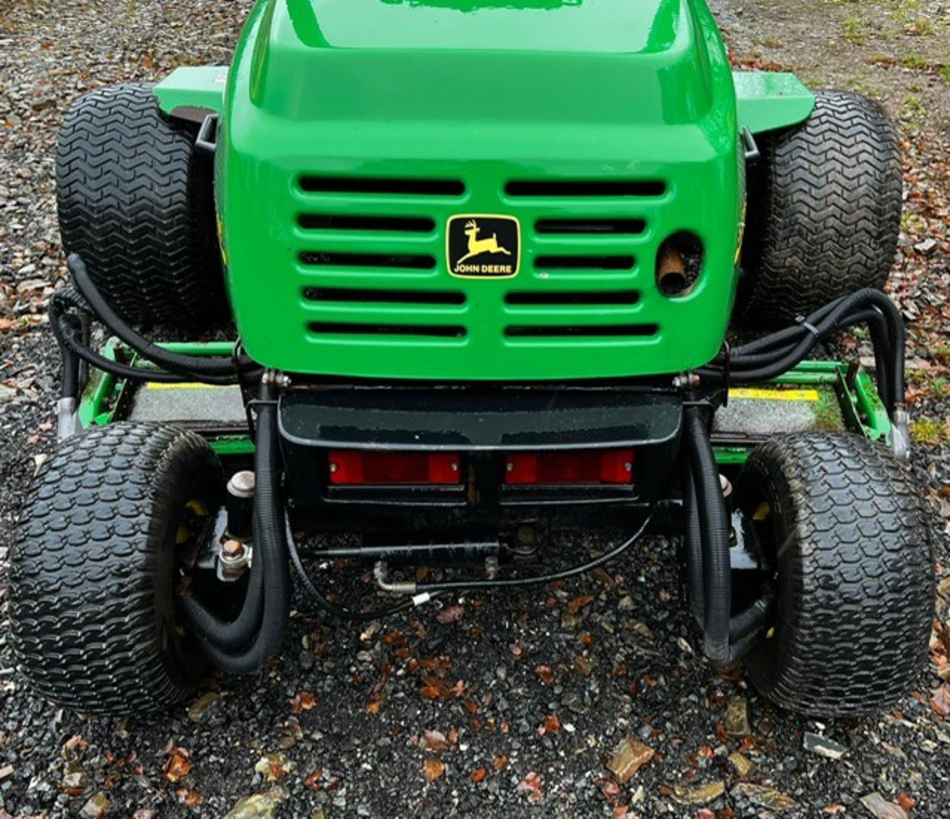 JOHN DEERE 3235 B MOWER - Image 6 of 8