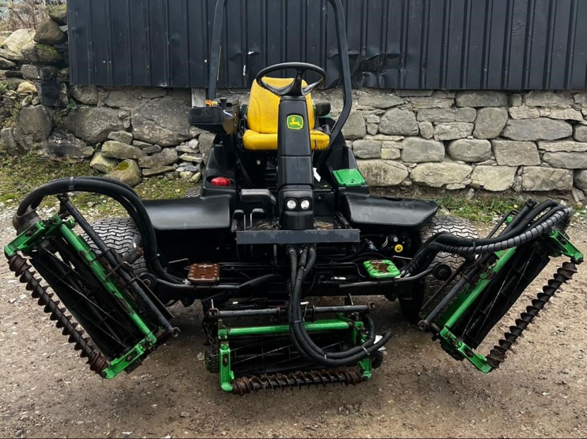 JOHN DEERE 3225C 5 GANG MOWER - Image 4 of 4