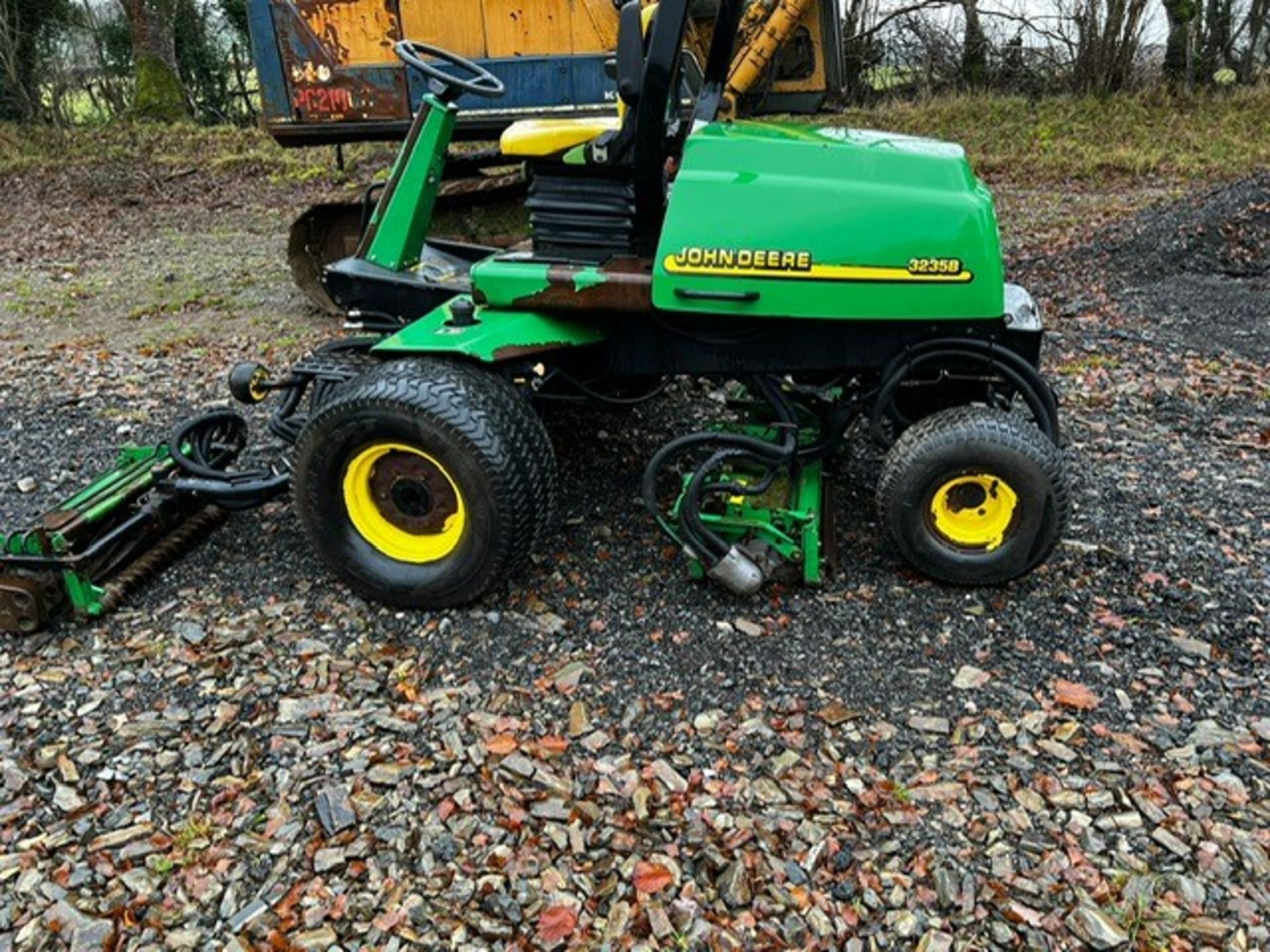 JOHN DEERE 3235 B MOWER - Image 5 of 8