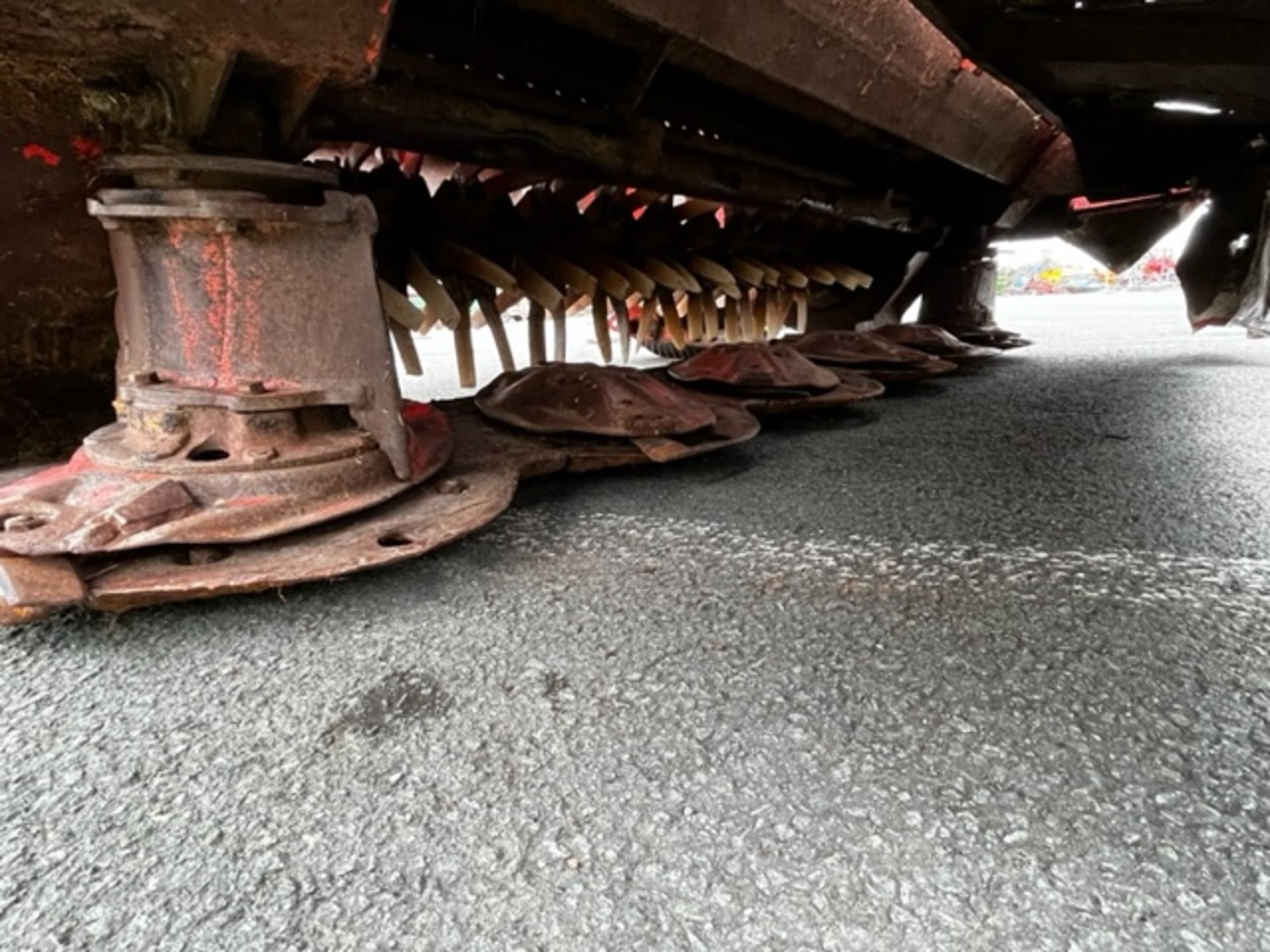 KUHN TRAILED MOWER WITH CONDITIONER - Image 5 of 5