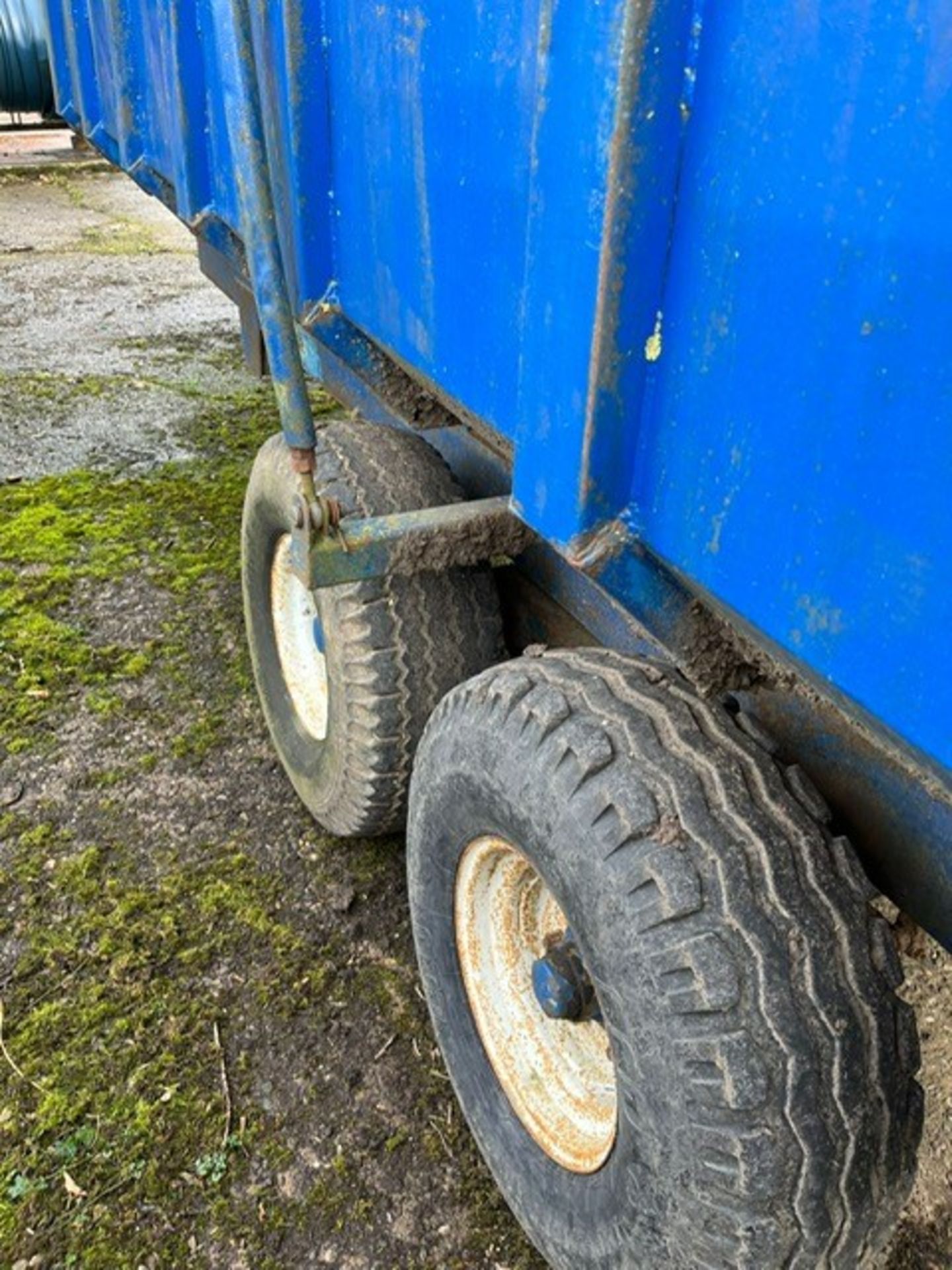 8 TON SILAGE TRAILER - Image 8 of 11