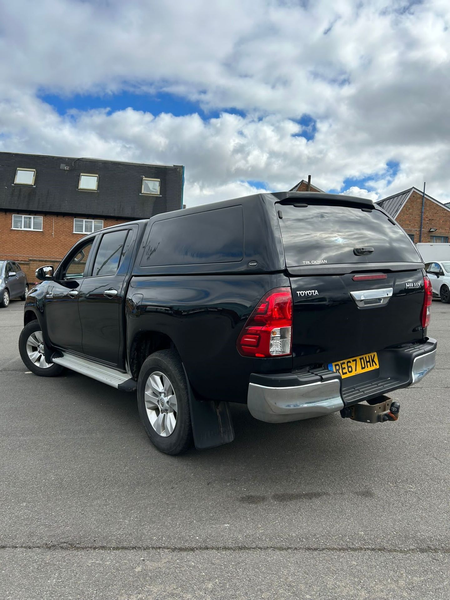 2018 TOYOTA HILUX DOUBLE CAB PICKUP - Image 2 of 8