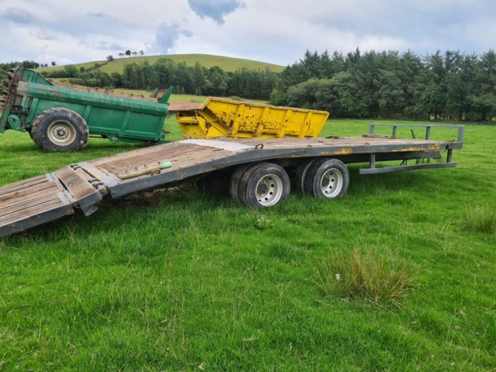 LOW LOADER TRAILER