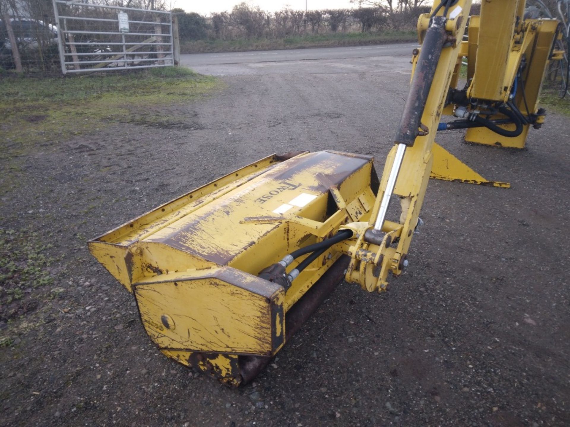 TWOSE 520 HEDGE CUTTER - Image 14 of 15