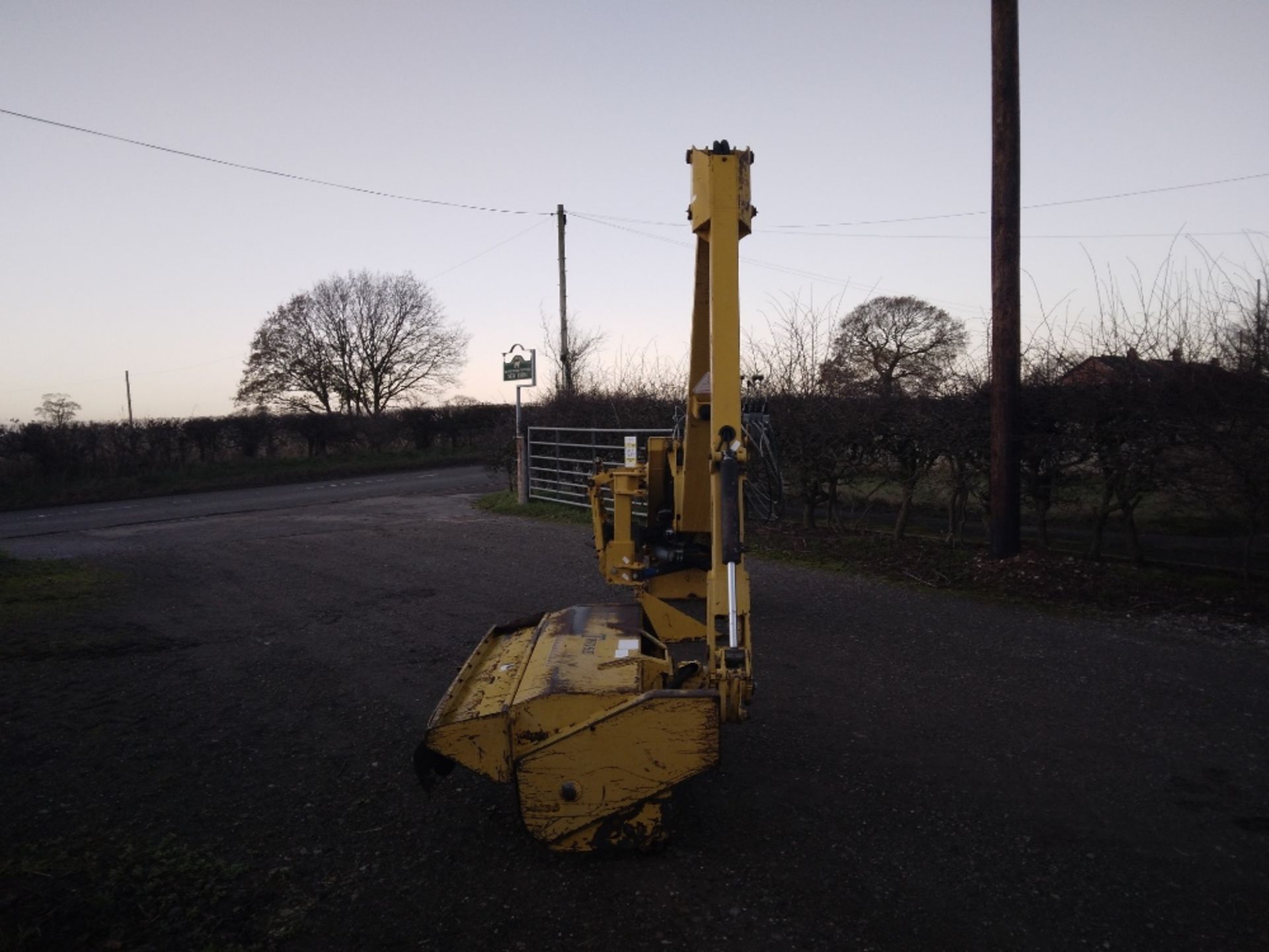 TWOSE 520 HEDGE CUTTER - Image 2 of 15