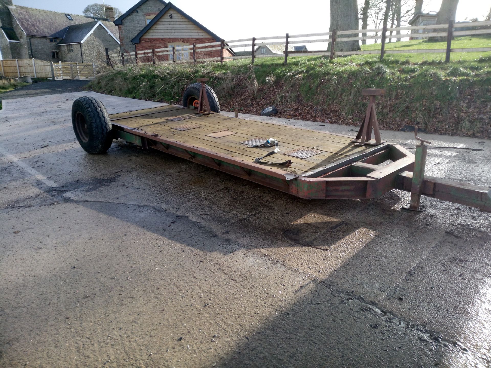 LOW LOAD TRAILER