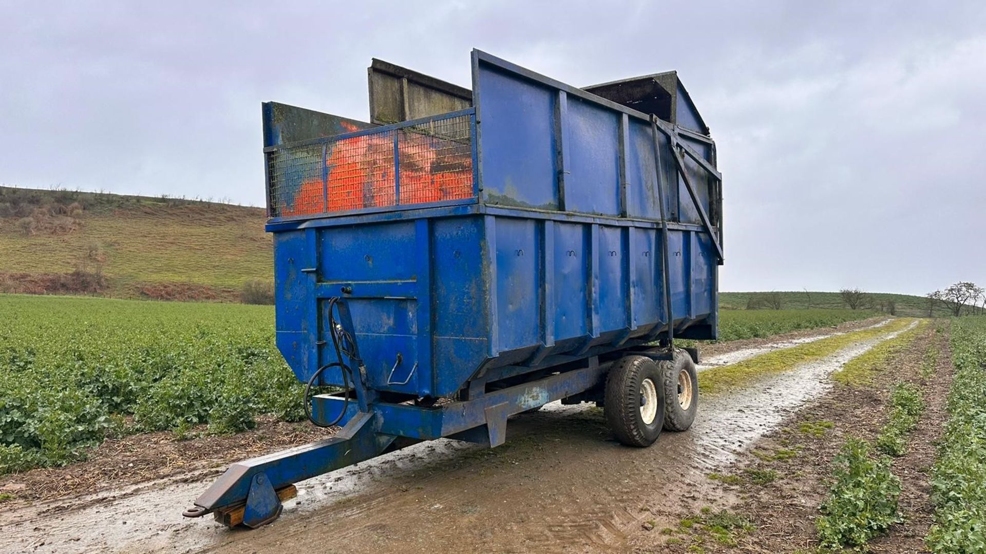 8 TON SILAGE TRAILER - Image 3 of 11