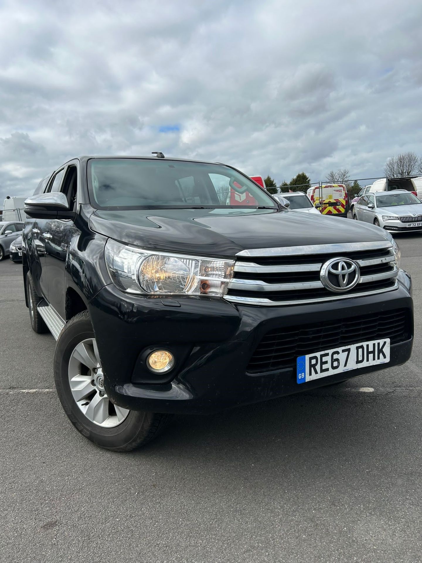 2018 TOYOTA HILUX DOUBLE CAB PICKUP - Image 3 of 8