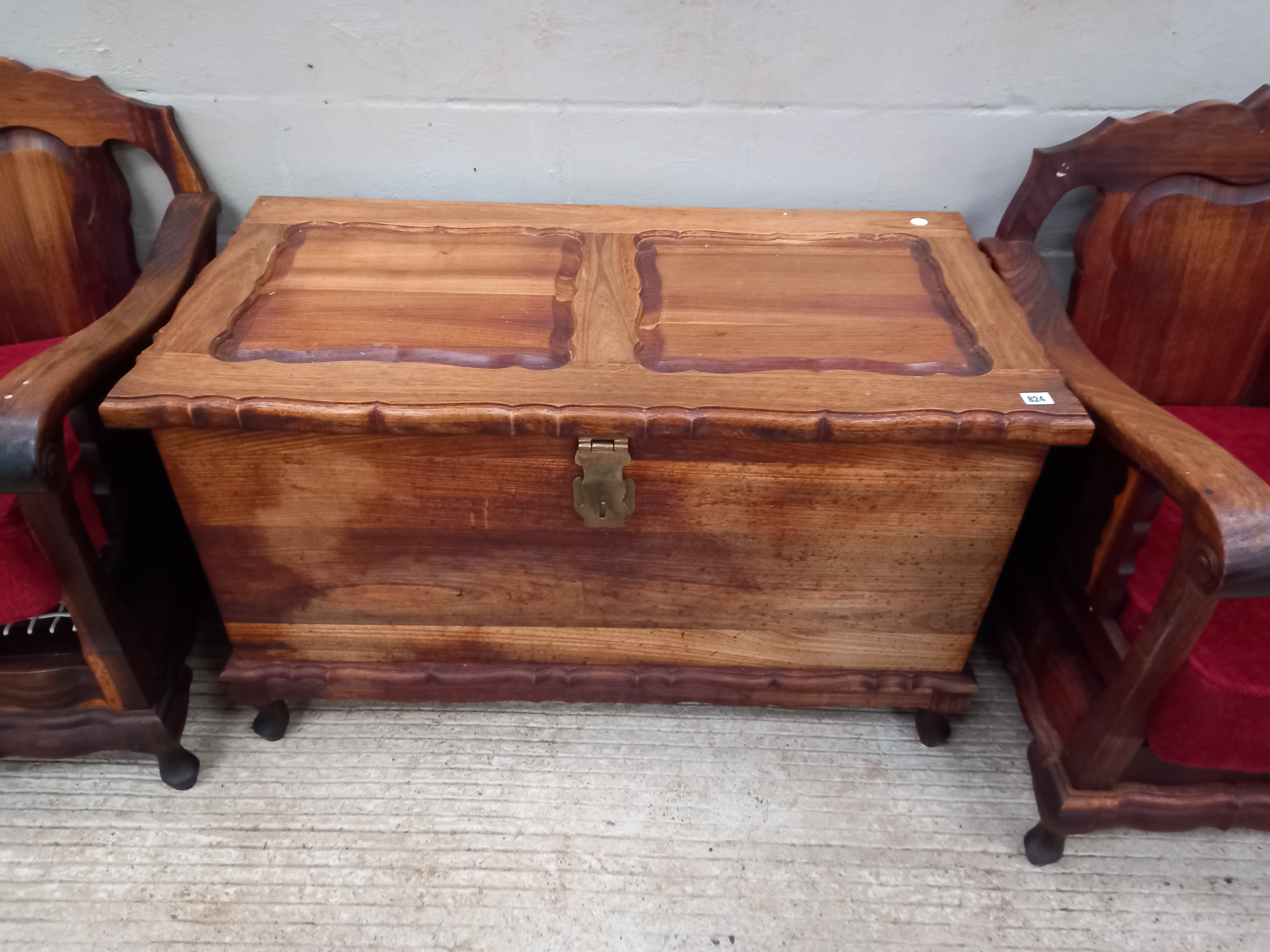 REPODUCTION CHEST