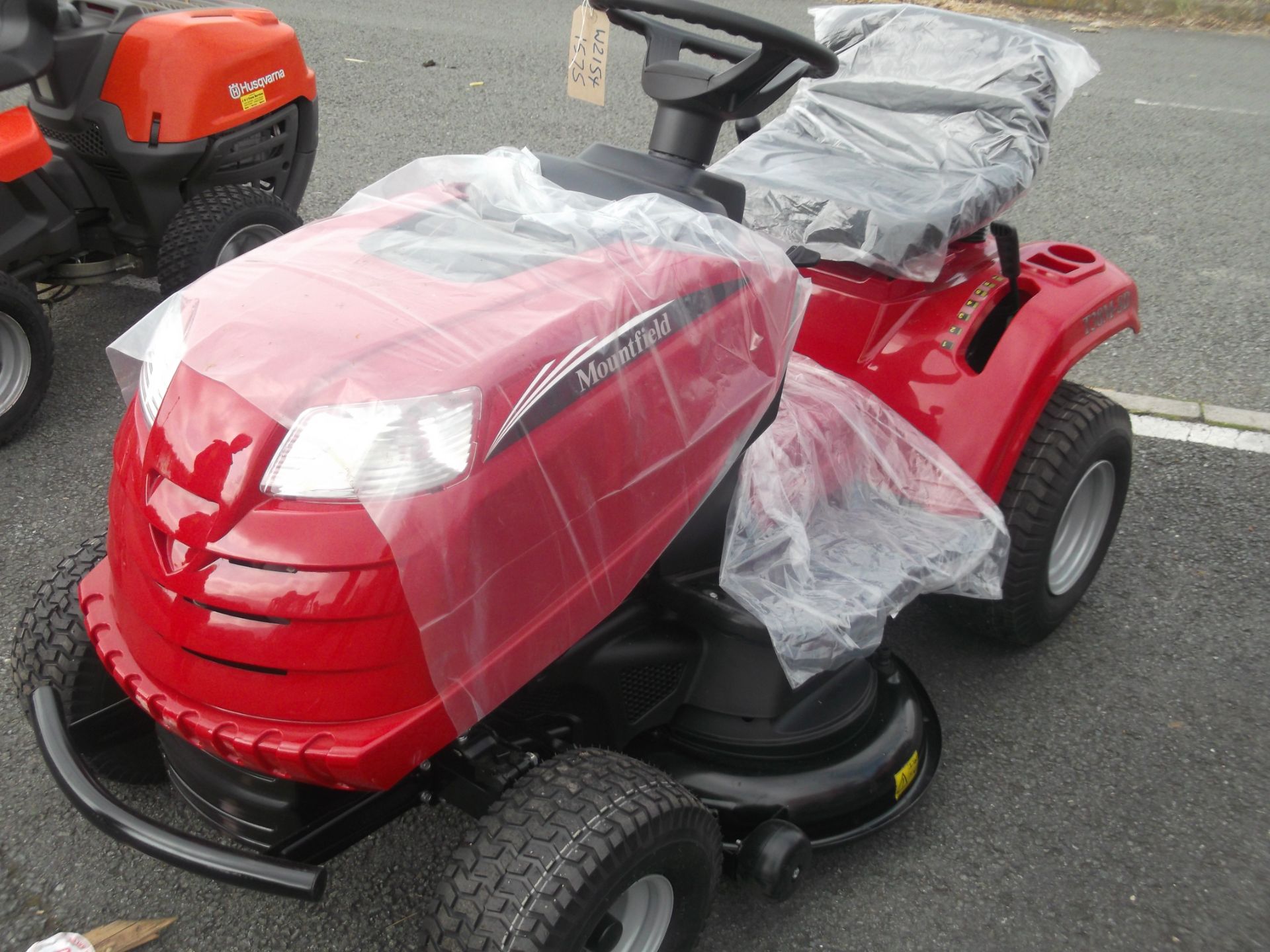 MOUNTFIELD T38 RIDE ON MOWER, 38" SIDE D - Image 4 of 10