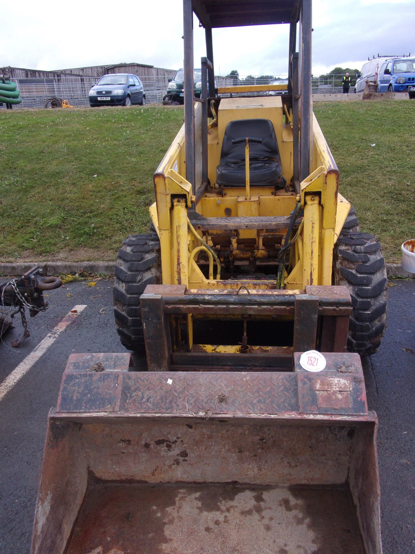 JOHN DEERE SKID STEER LOADER