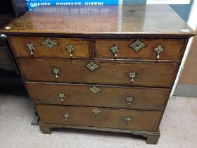 EARLY 18TH CENTURY OAK CHEST OF DRAWERS