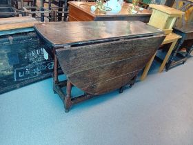 18TH CENTURY OAK OVAL DINING TABLE