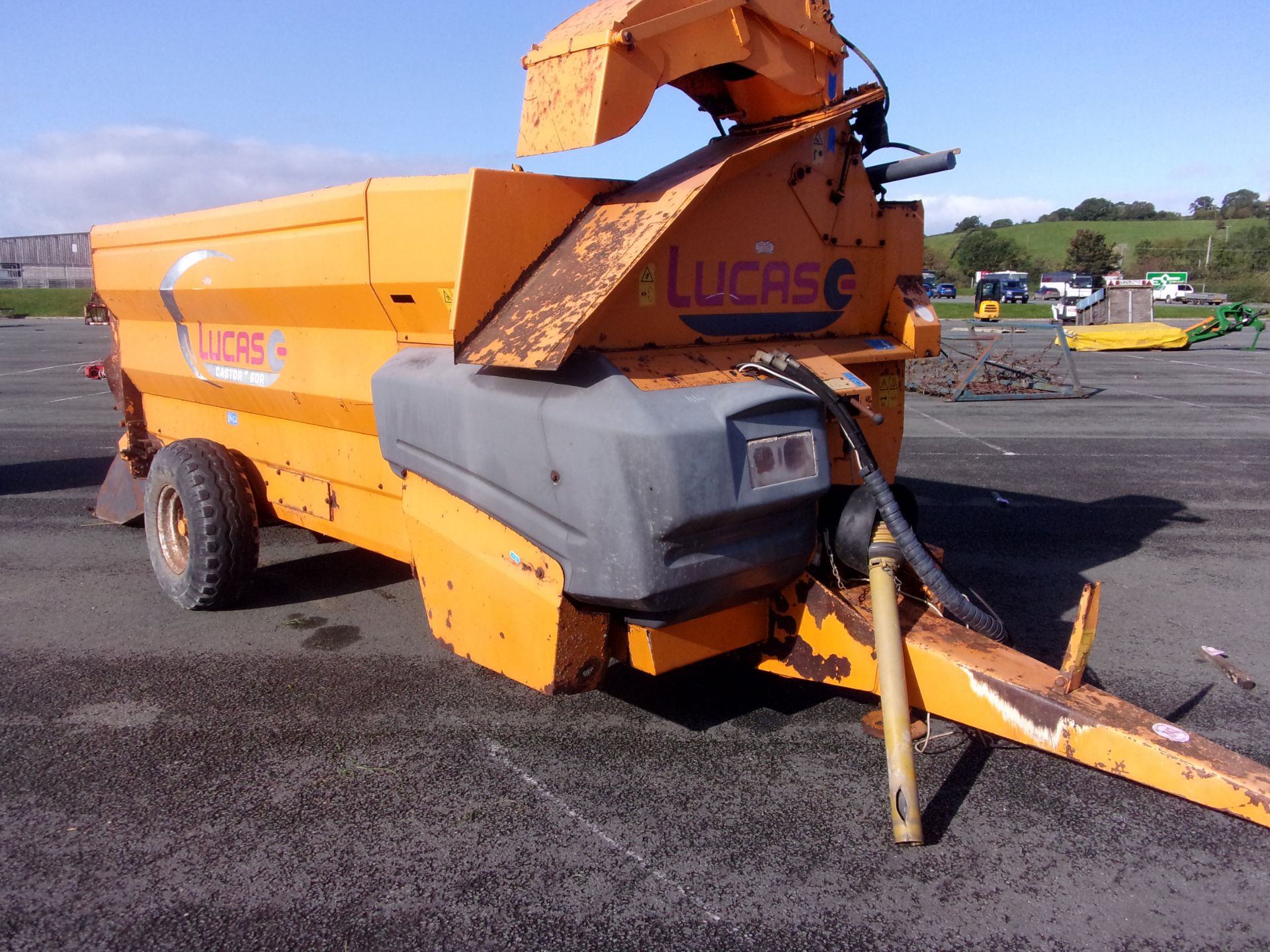 LUCAS CASTOR 60R TRAILED STRAW CHOPPER - Image 2 of 4