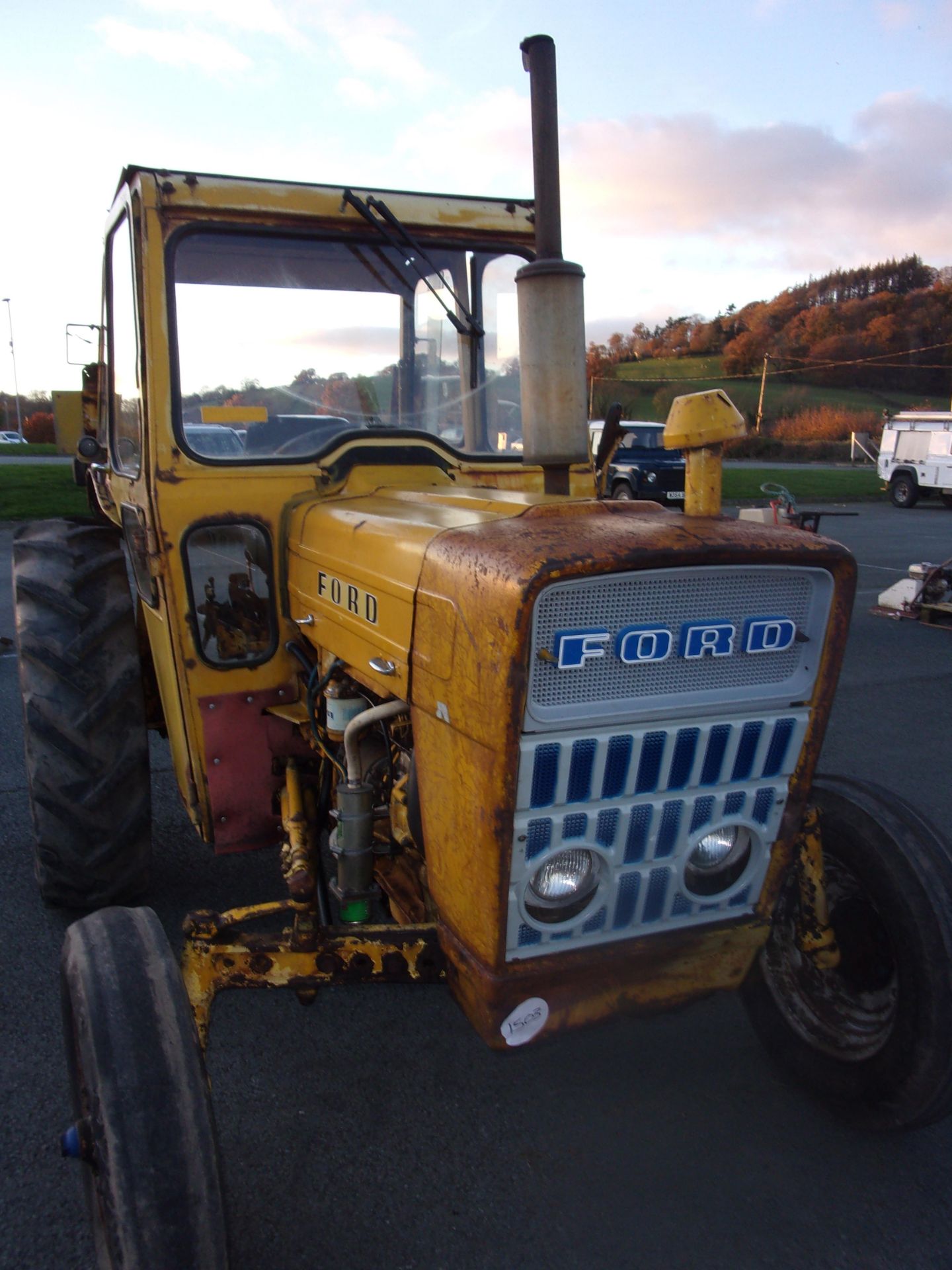 FORD 3300 HIGHWAY TRACTOR . 2WD